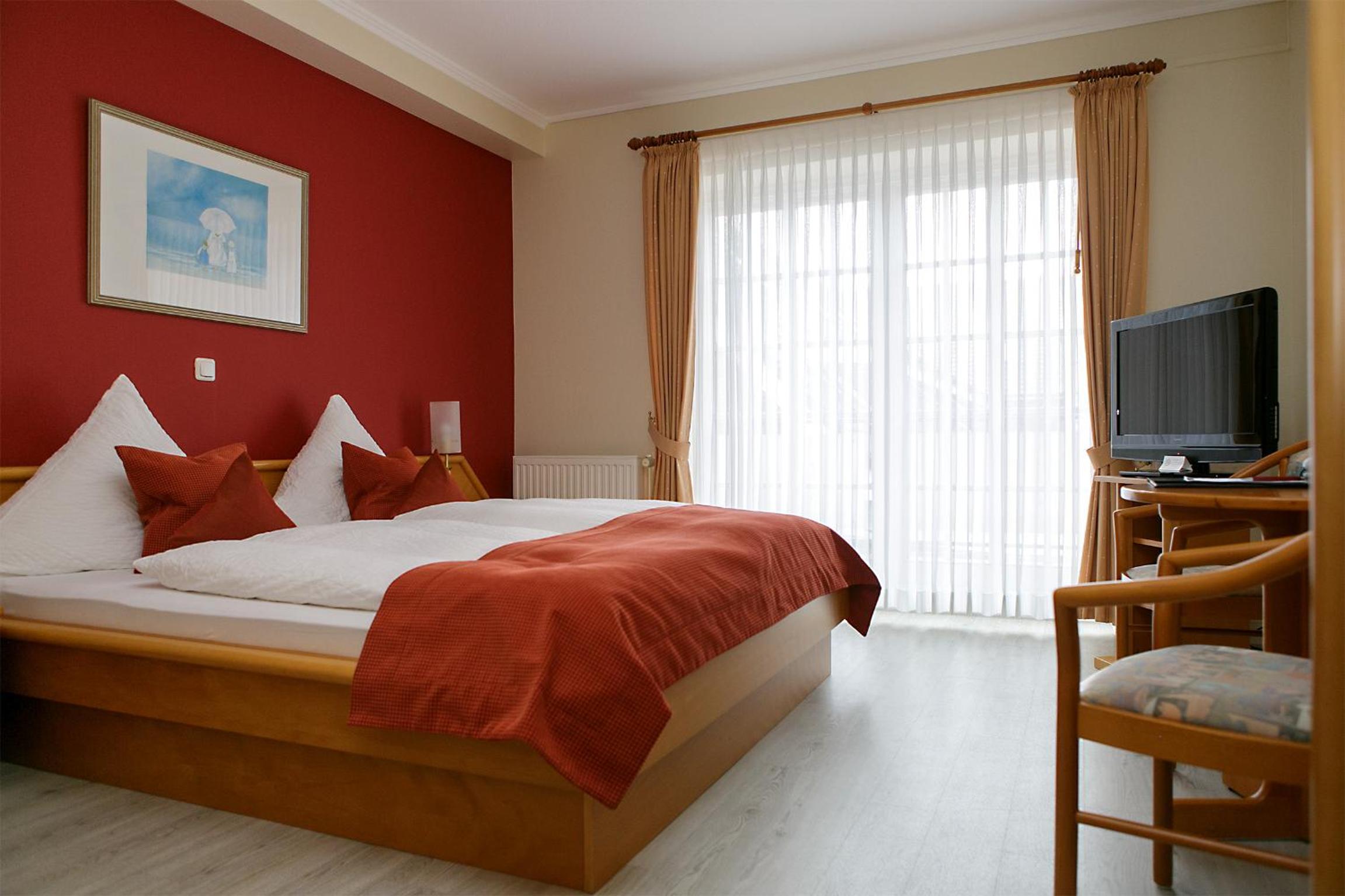 Double Room with Balcony or Terrace - Photo 8