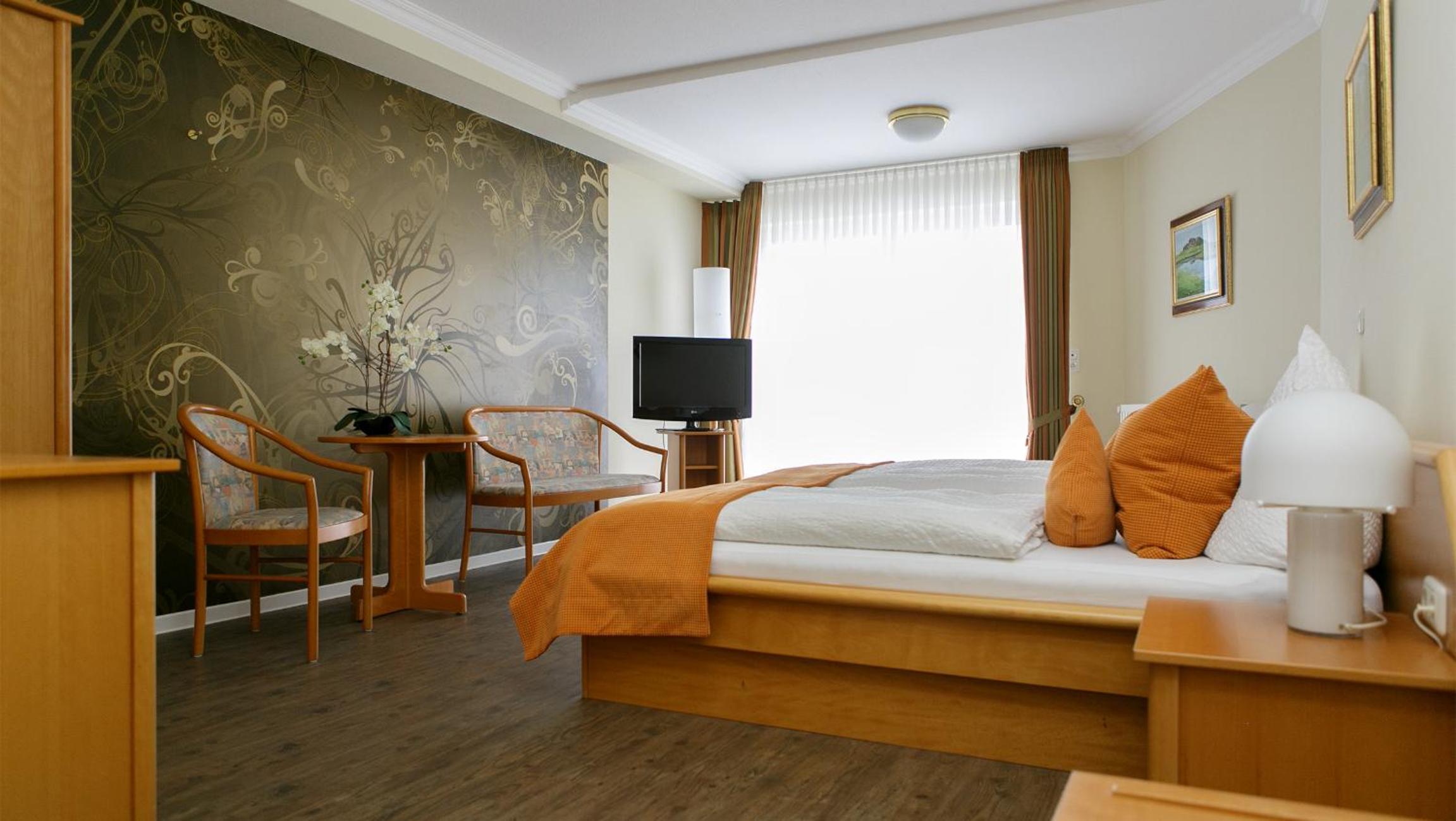 Double Room with Balcony or Terrace - Photo 10