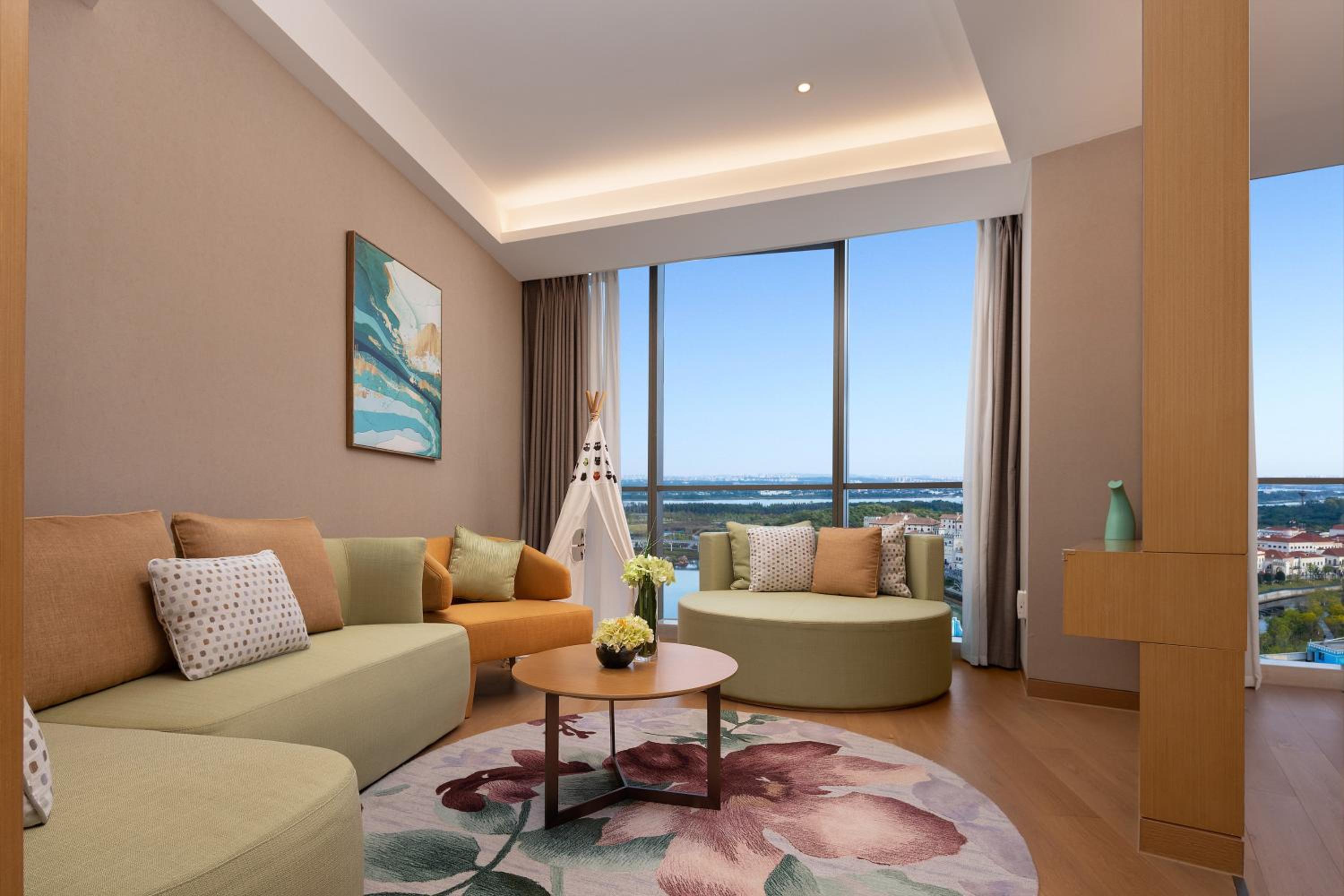 King Suite with Double Bed and Lake View - Photo 6