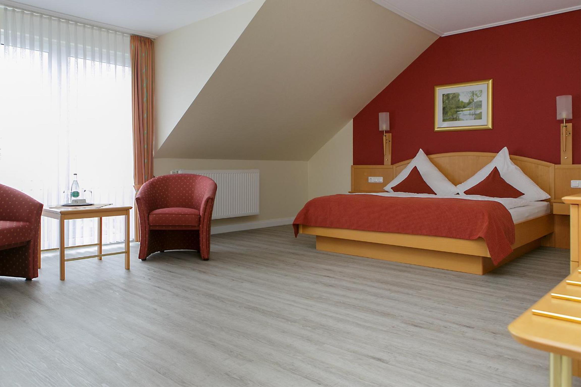 Double Room with Balcony or Terrace - Photo 11