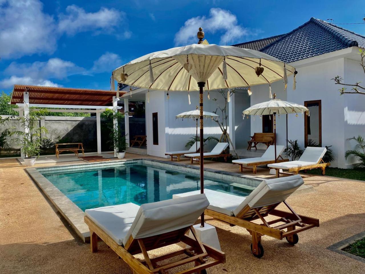 Room with Shared Pool - Photo 20