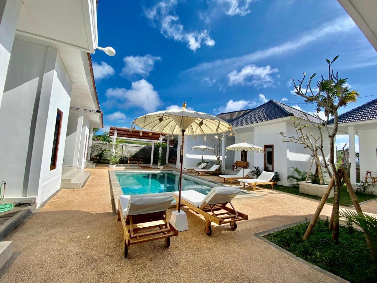 Room with Shared Pool - Photo 29