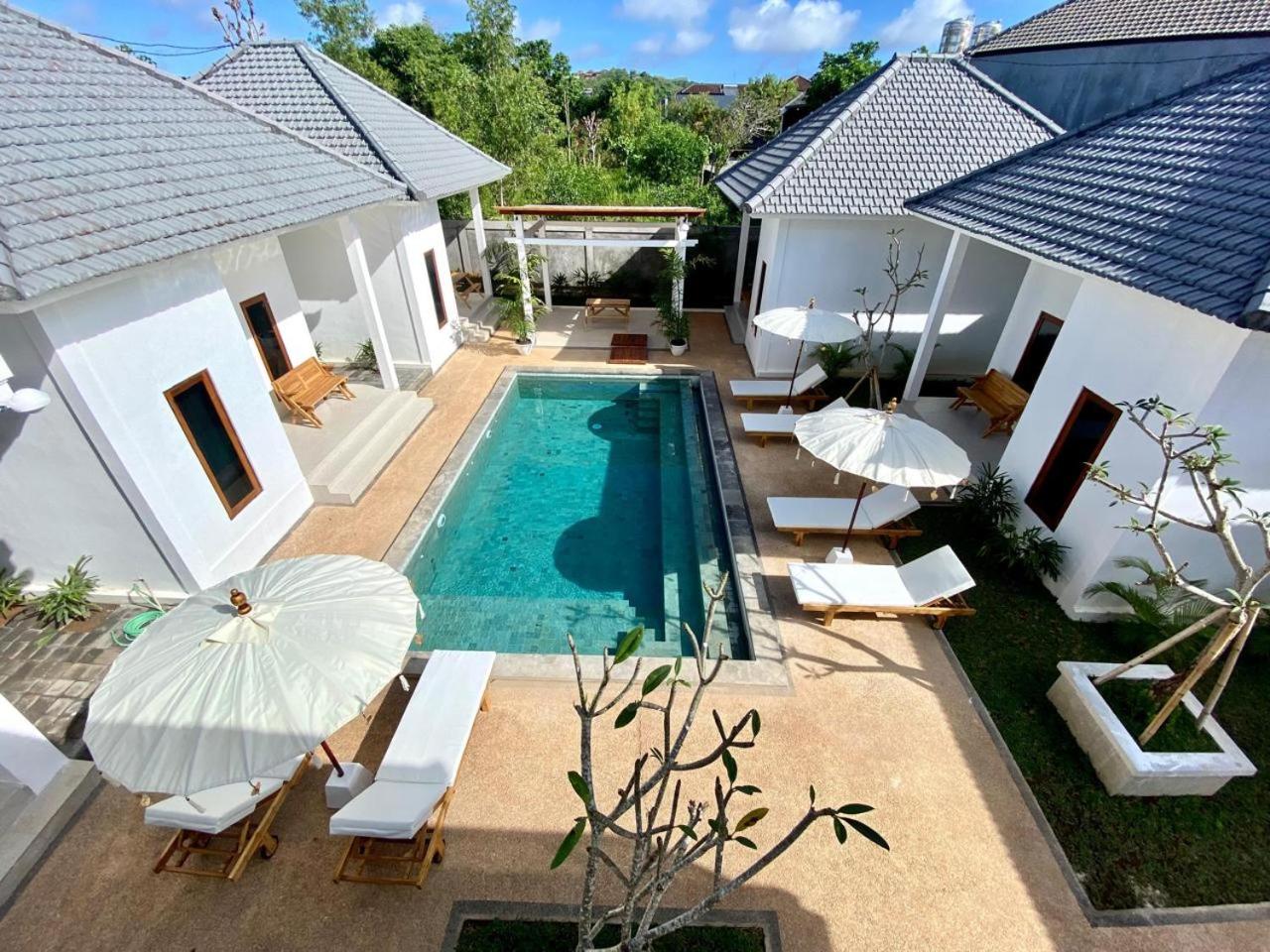 Room with Shared Pool - Photo 32