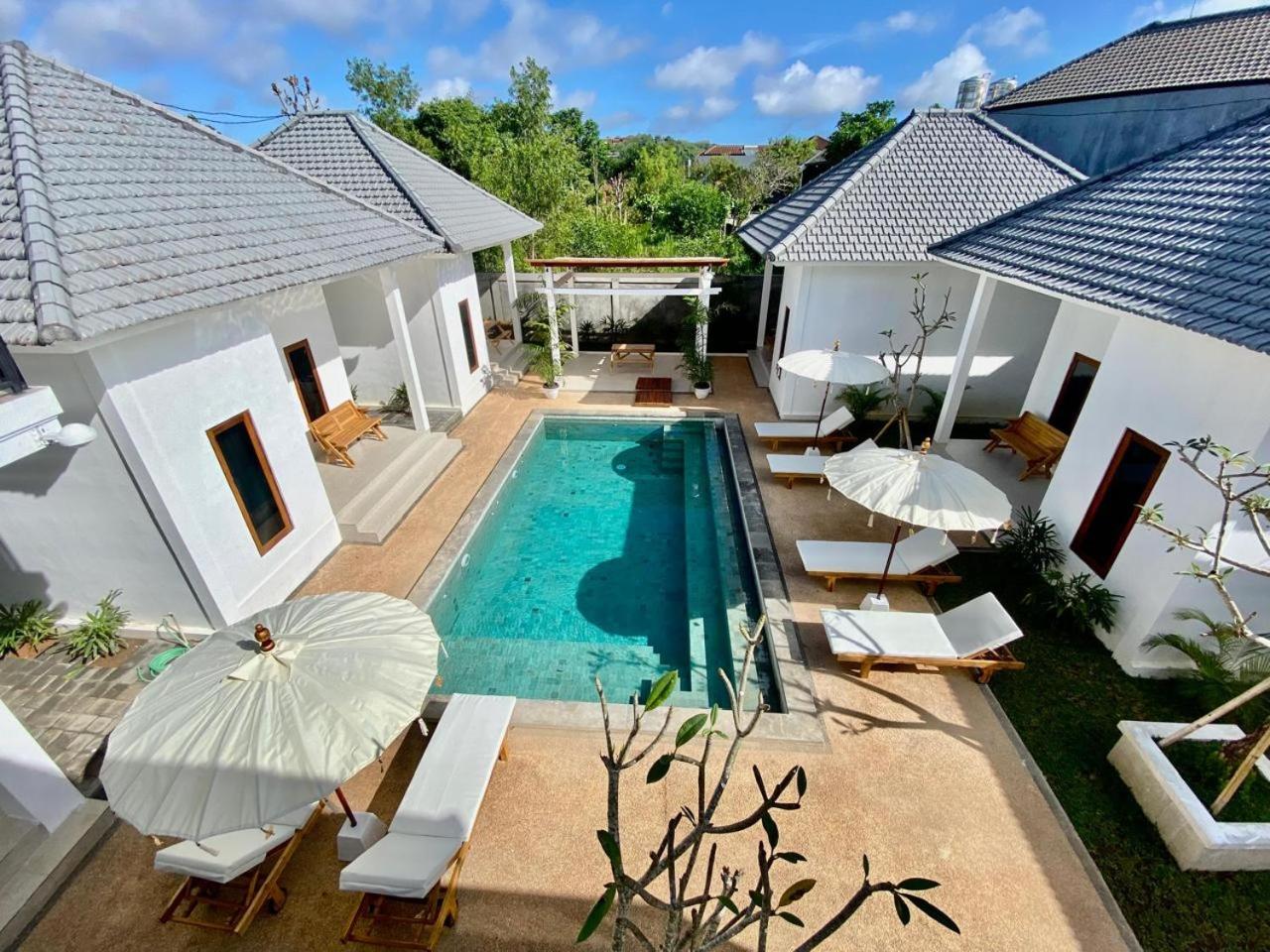Room with Shared Pool - Photo 19