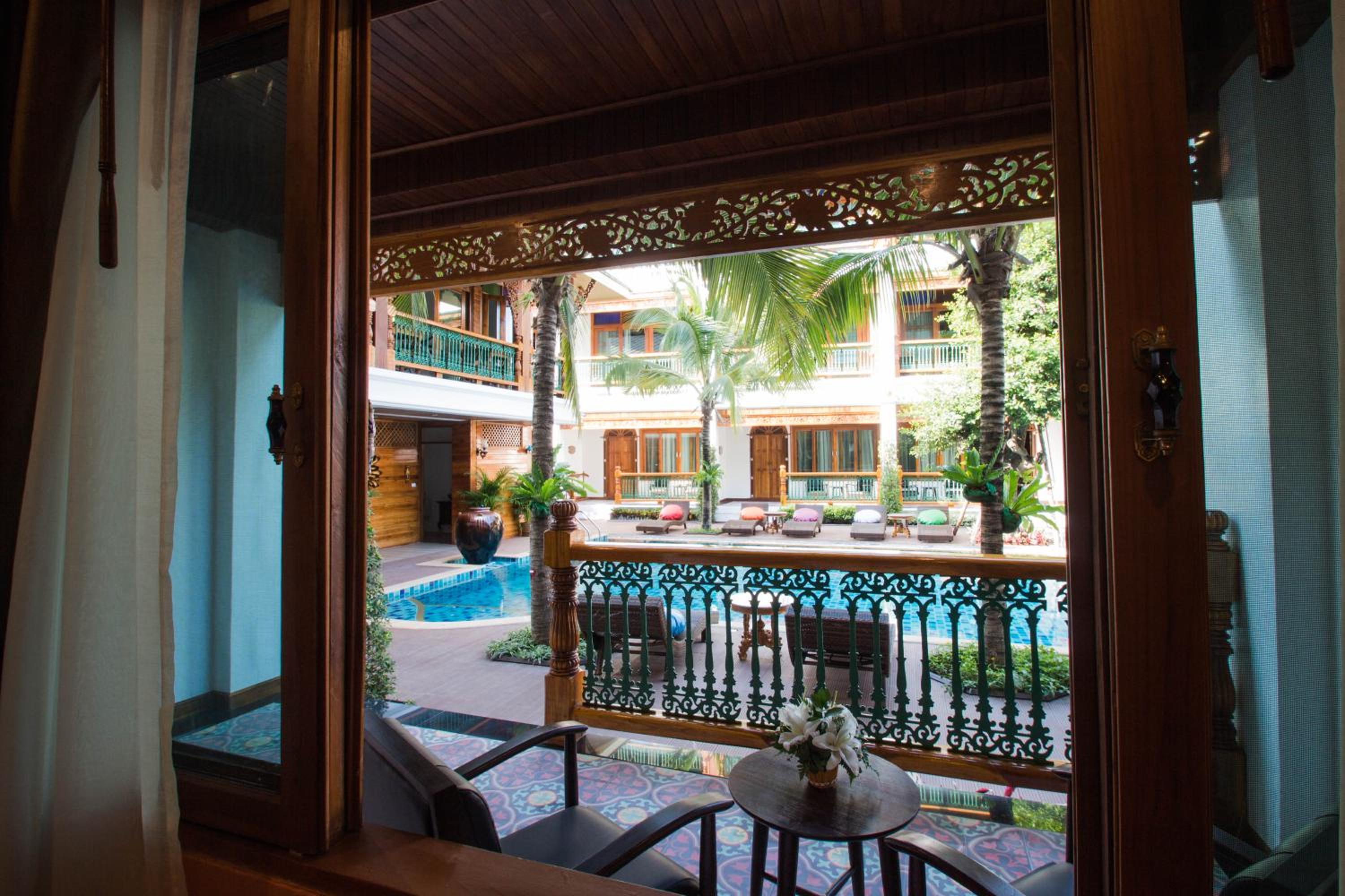 Executive Suite with Pool Access