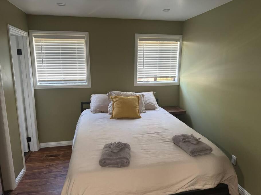 Two-Bedroom House photo 3
