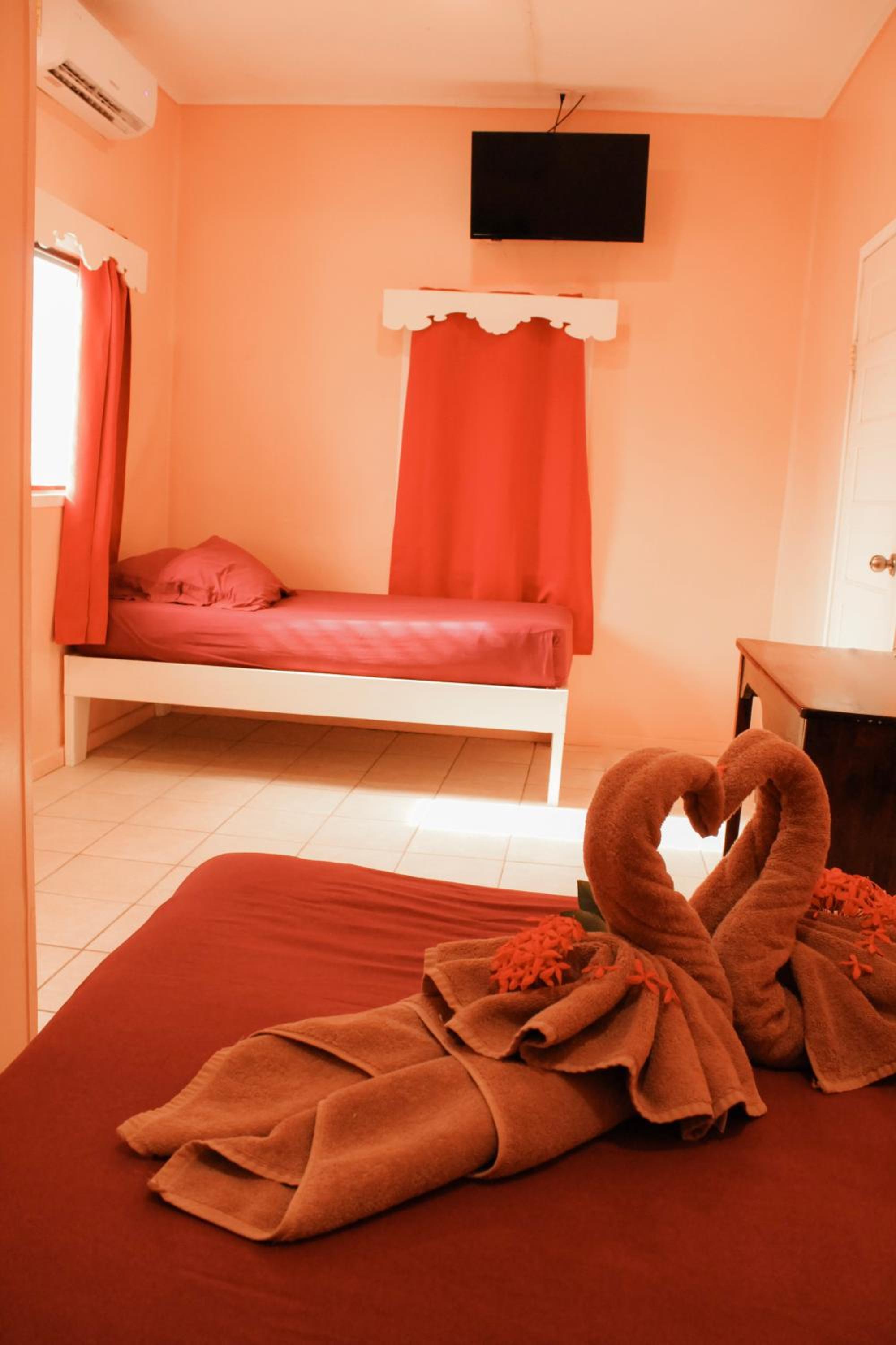 Standard Twin Room with Garden View photo 3