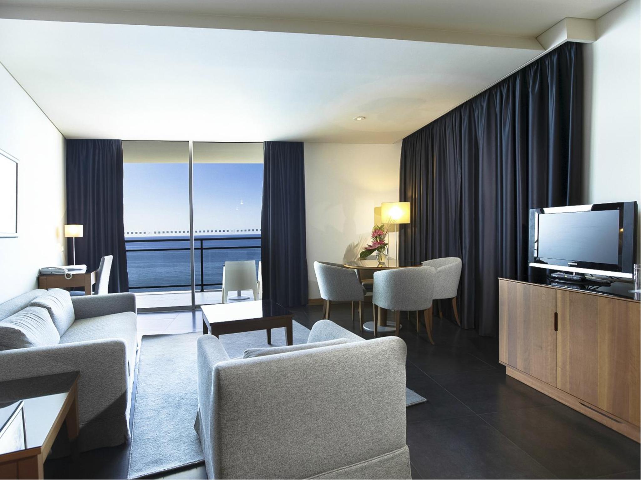 Premium Suite with Sea View - Photo 1