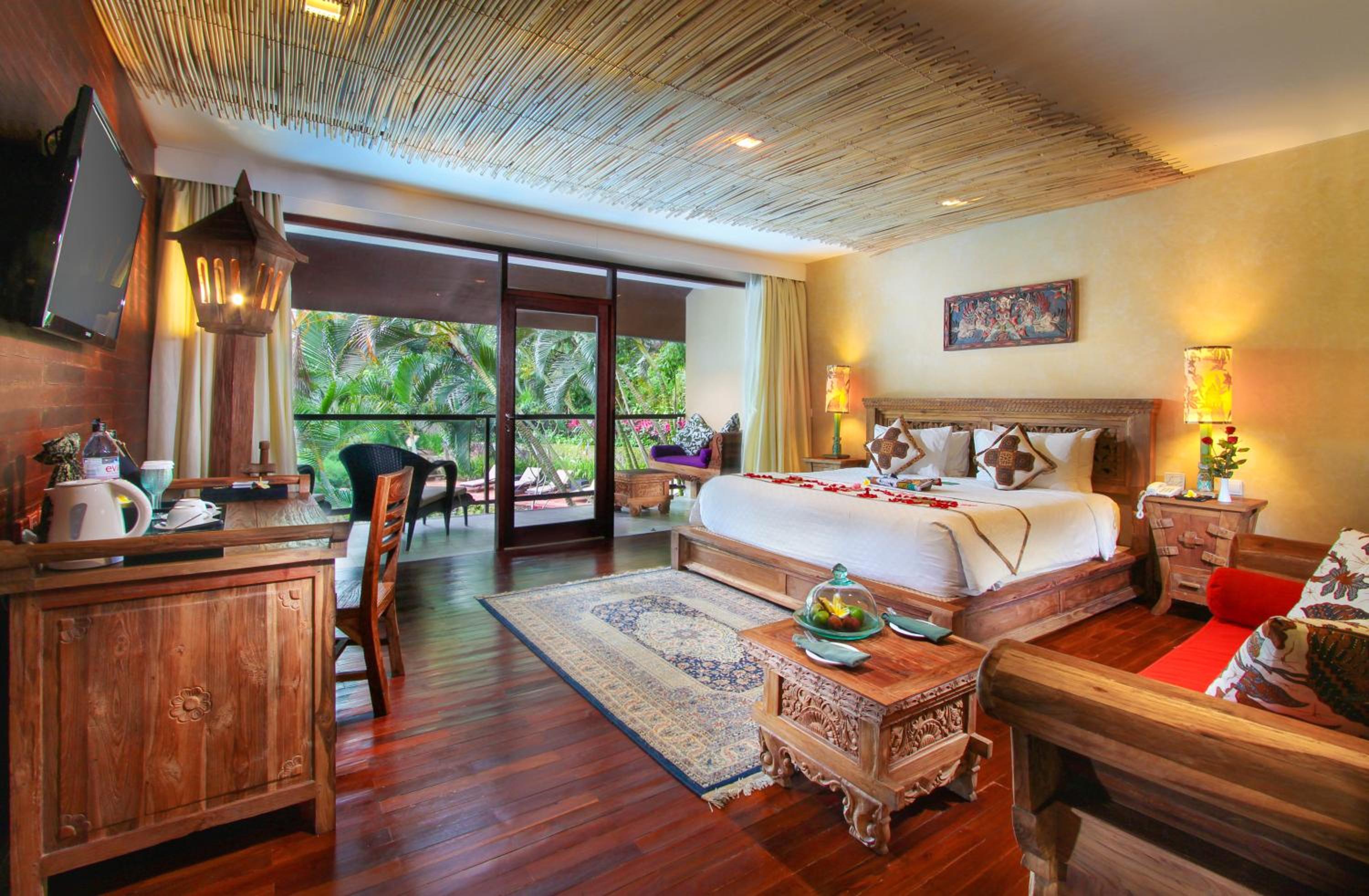 Pool View Suite with Rafting