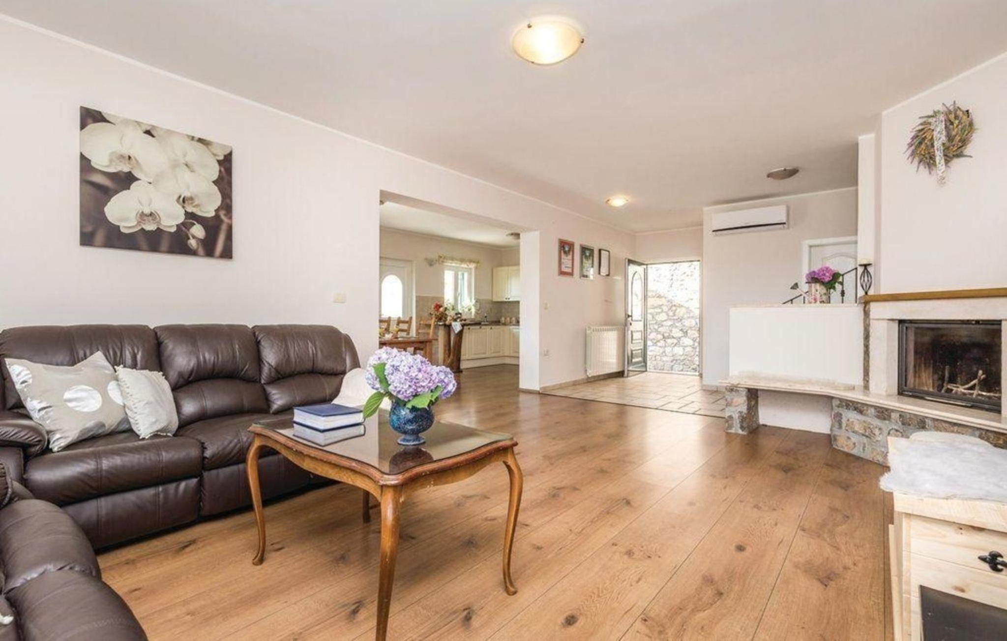 Five-Bedroom Holiday Home photo 1