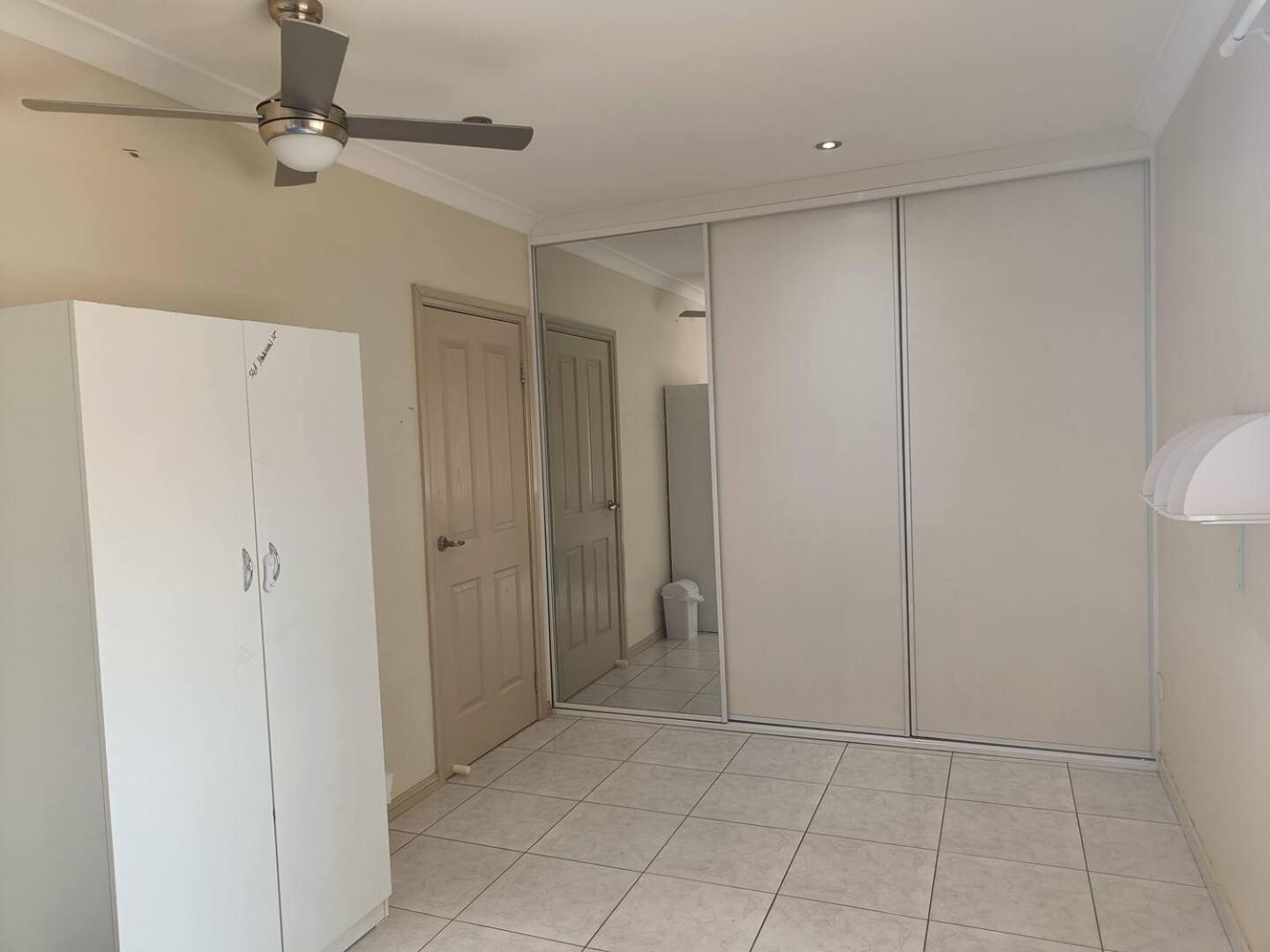 Budget Double Room photo 2