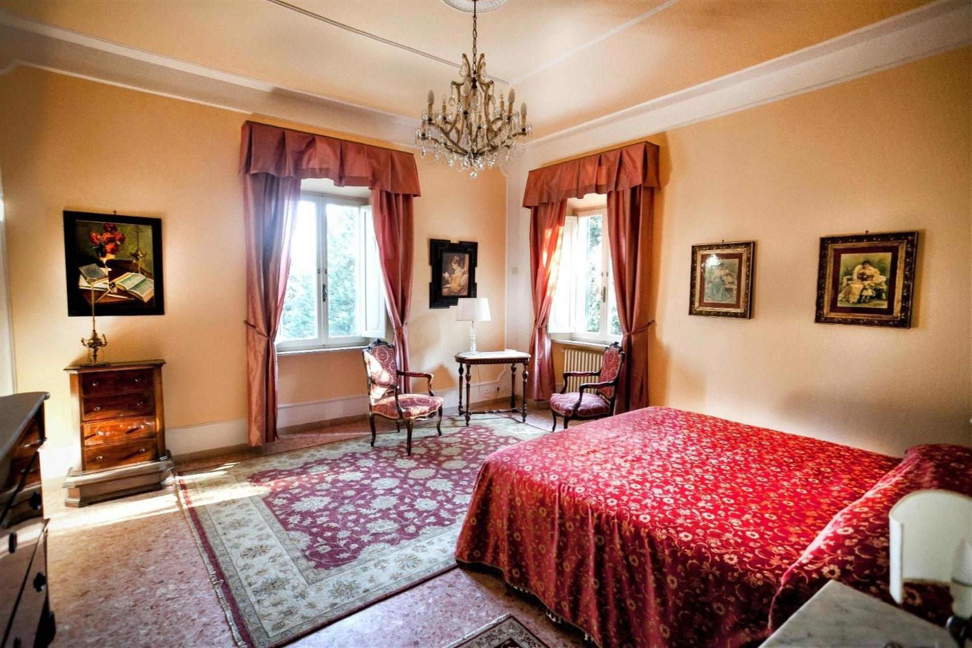 Seven-Bedroom Holiday Home