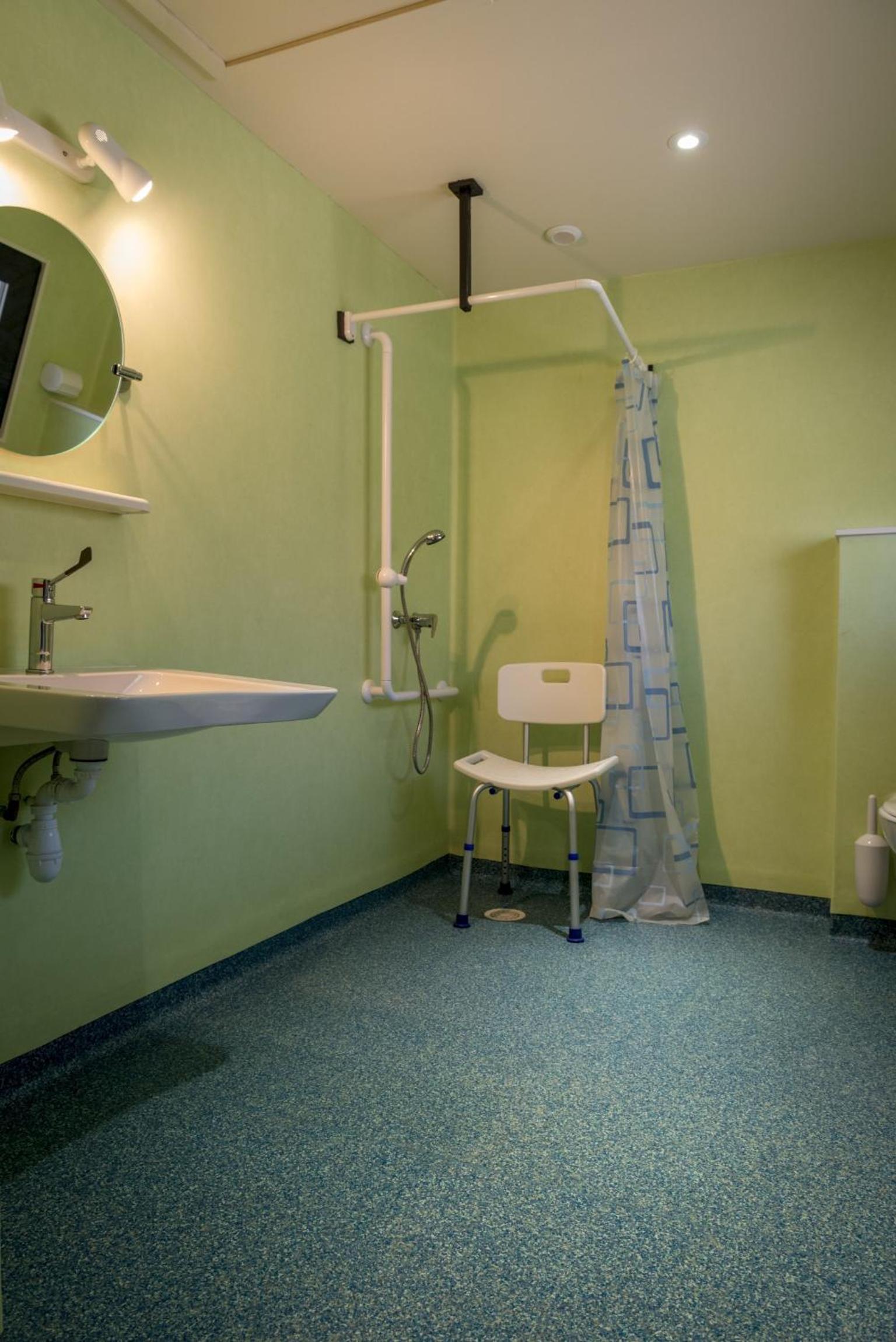 Exclusive House ( 2-6 Adults) - Disability Access - Photo 4