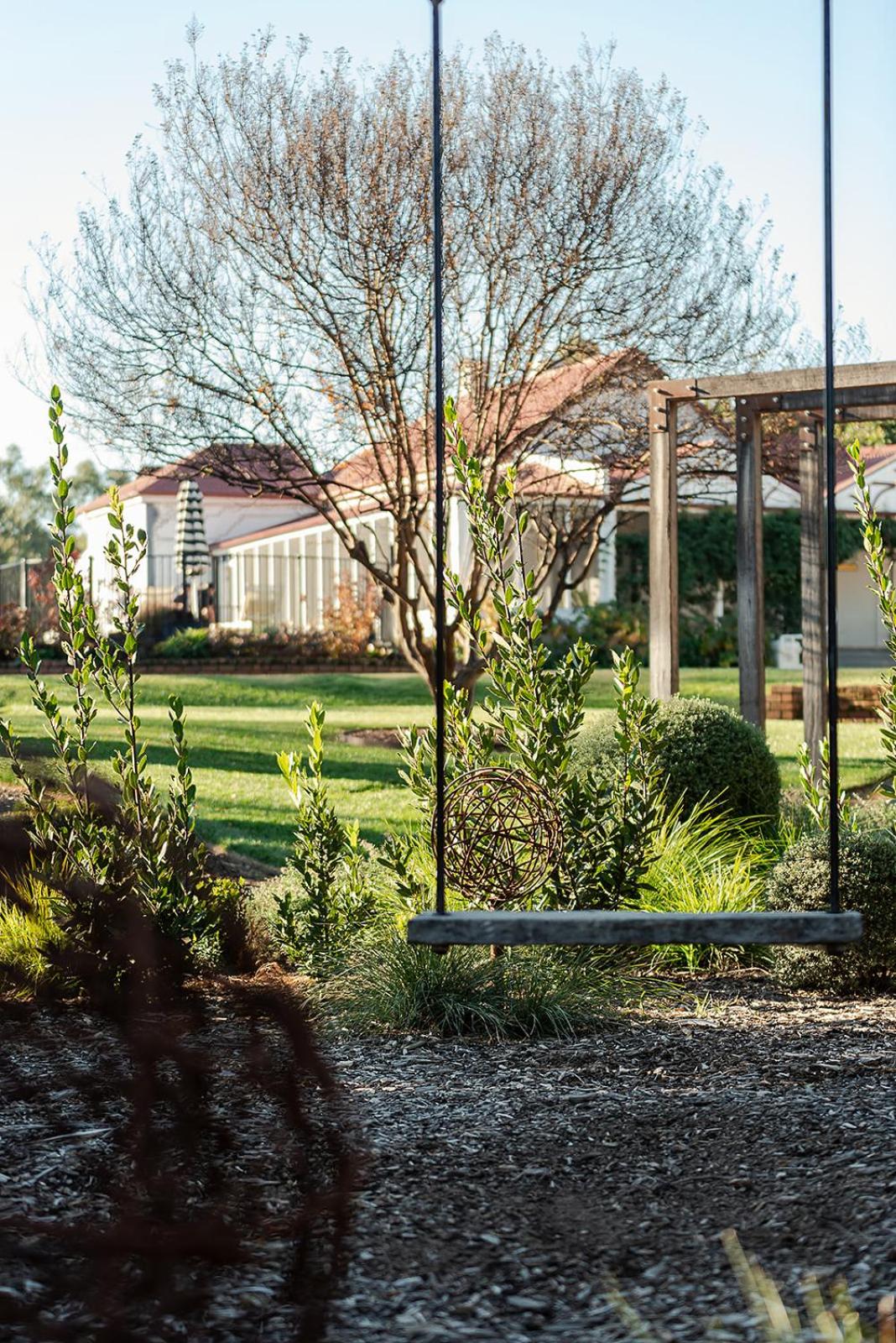 Eight-Bedroom House photo 3