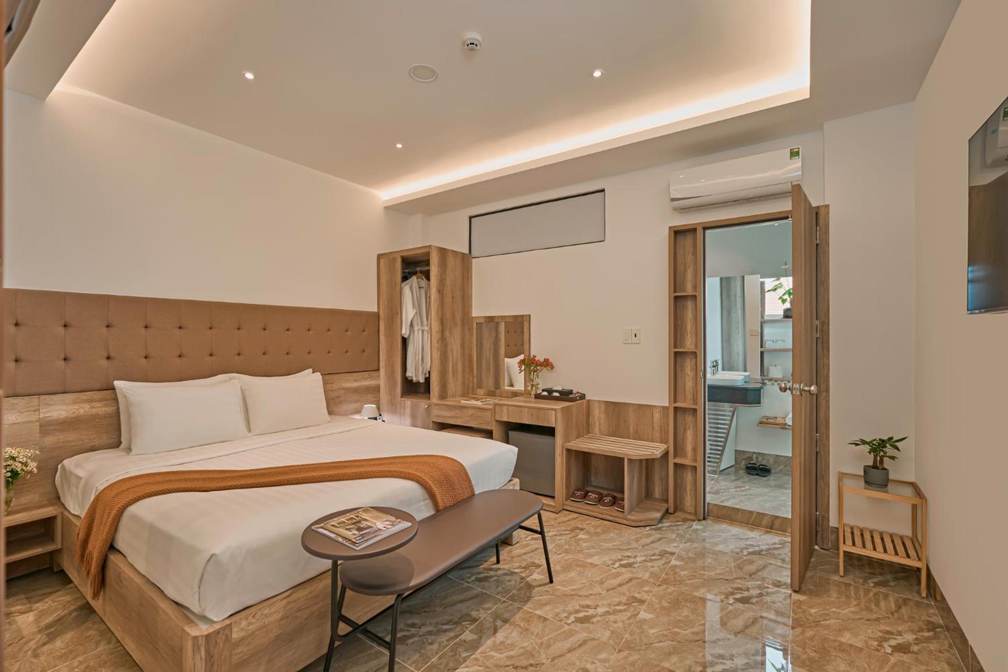 Deluxe King Room photo 1