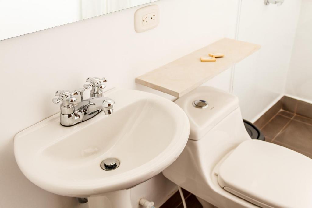 Family Room with Private Bathroom photo 1