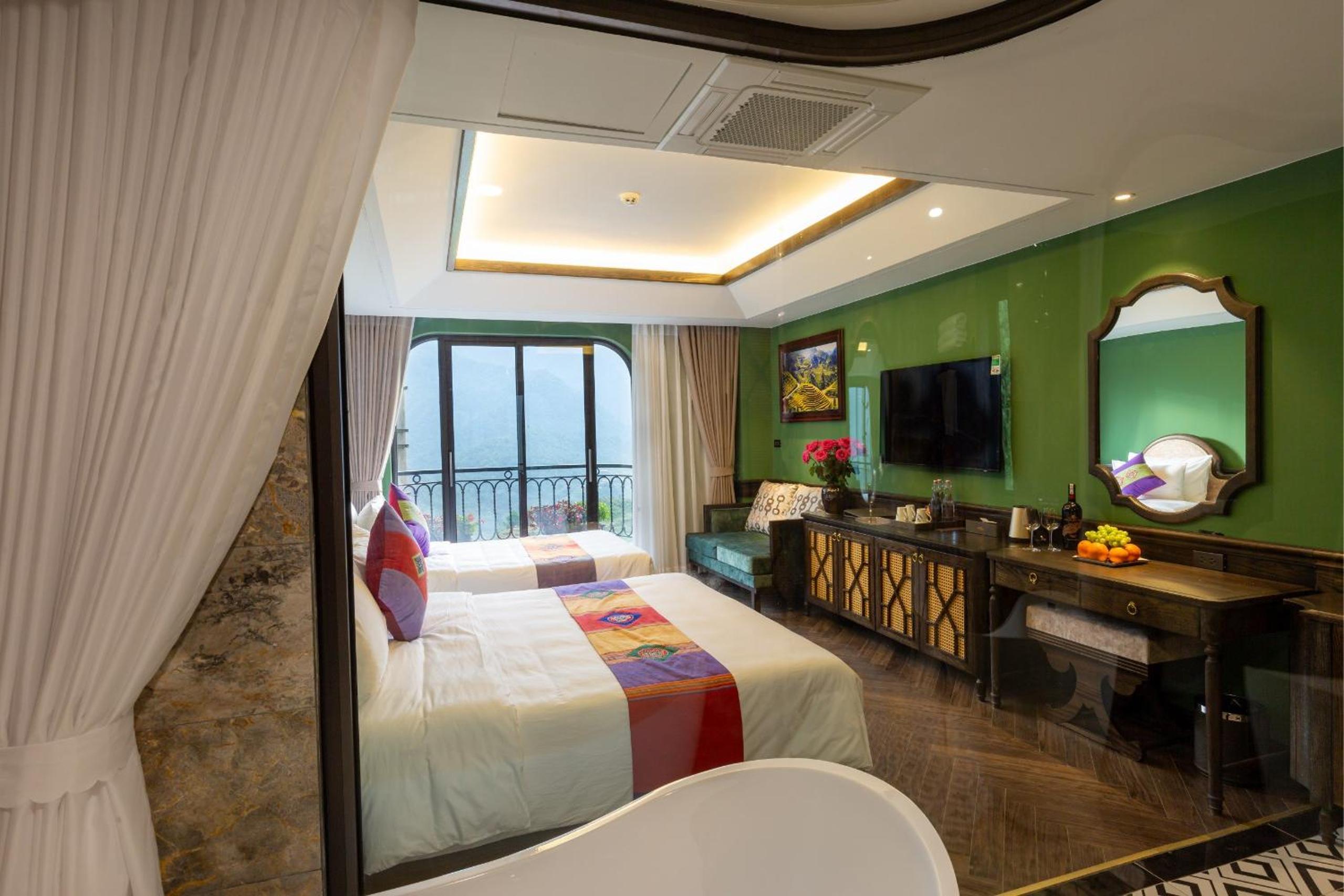 Triple Room With Mountain View