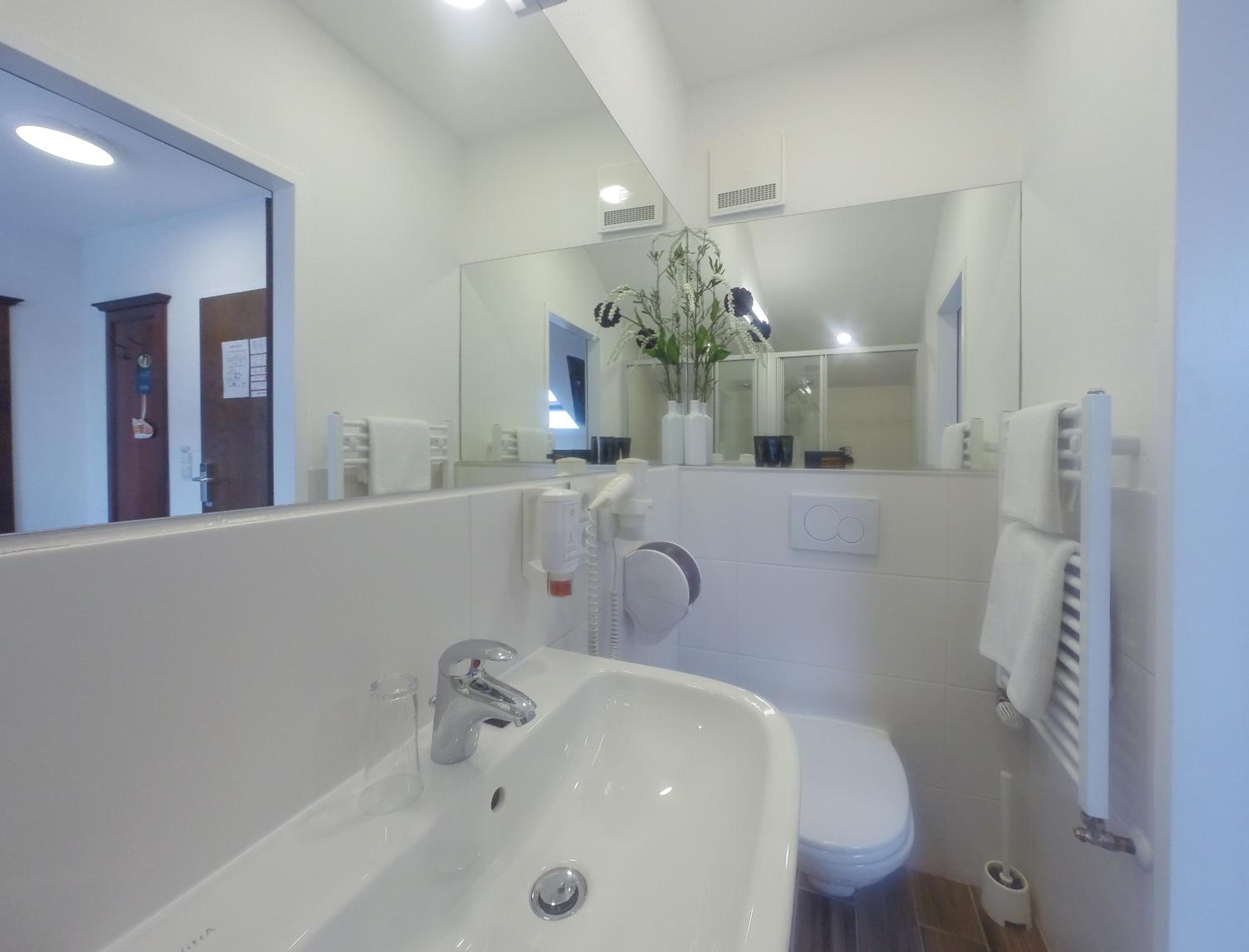 Single Room photo 3