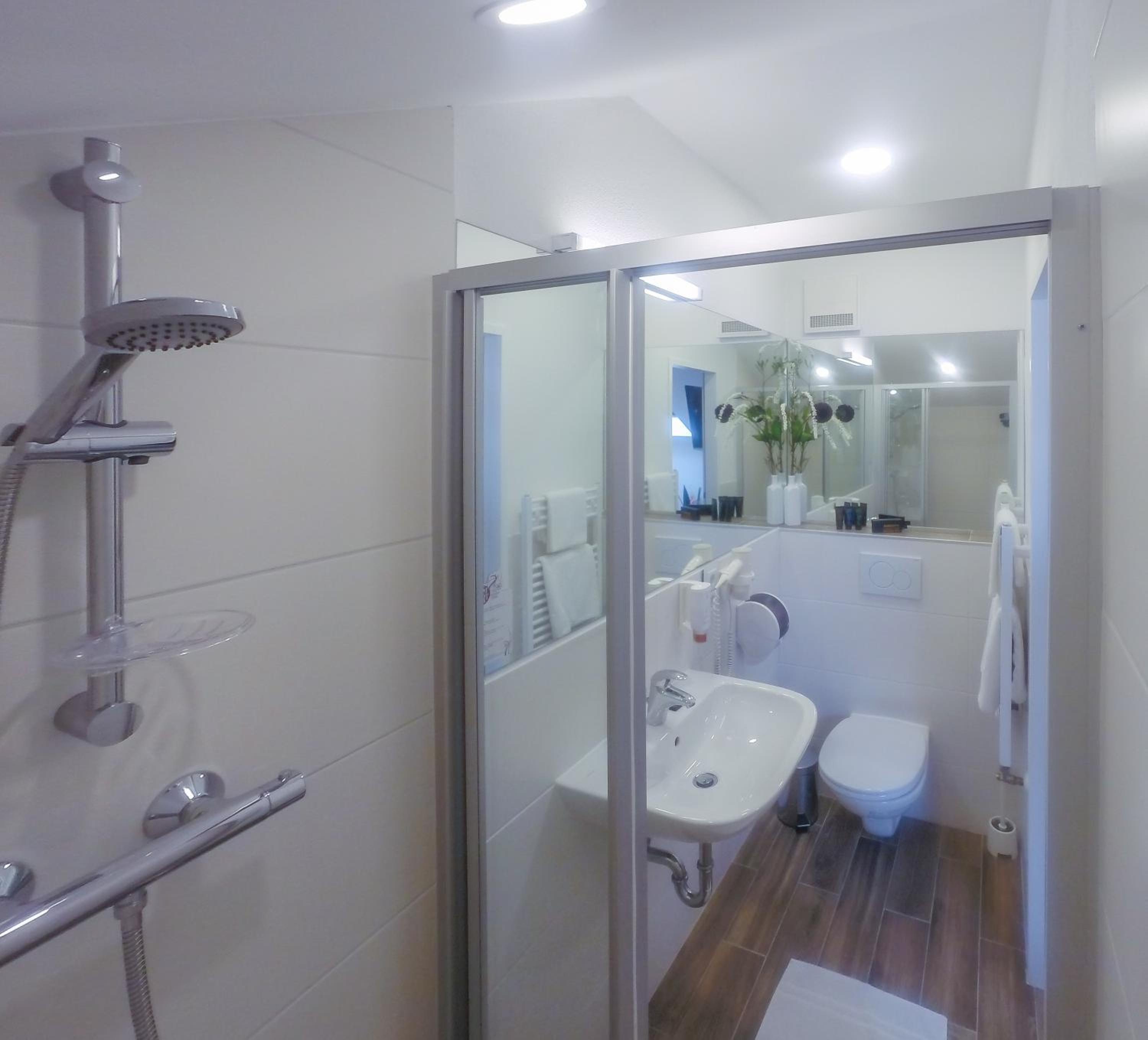 Standard Single Room with Shower