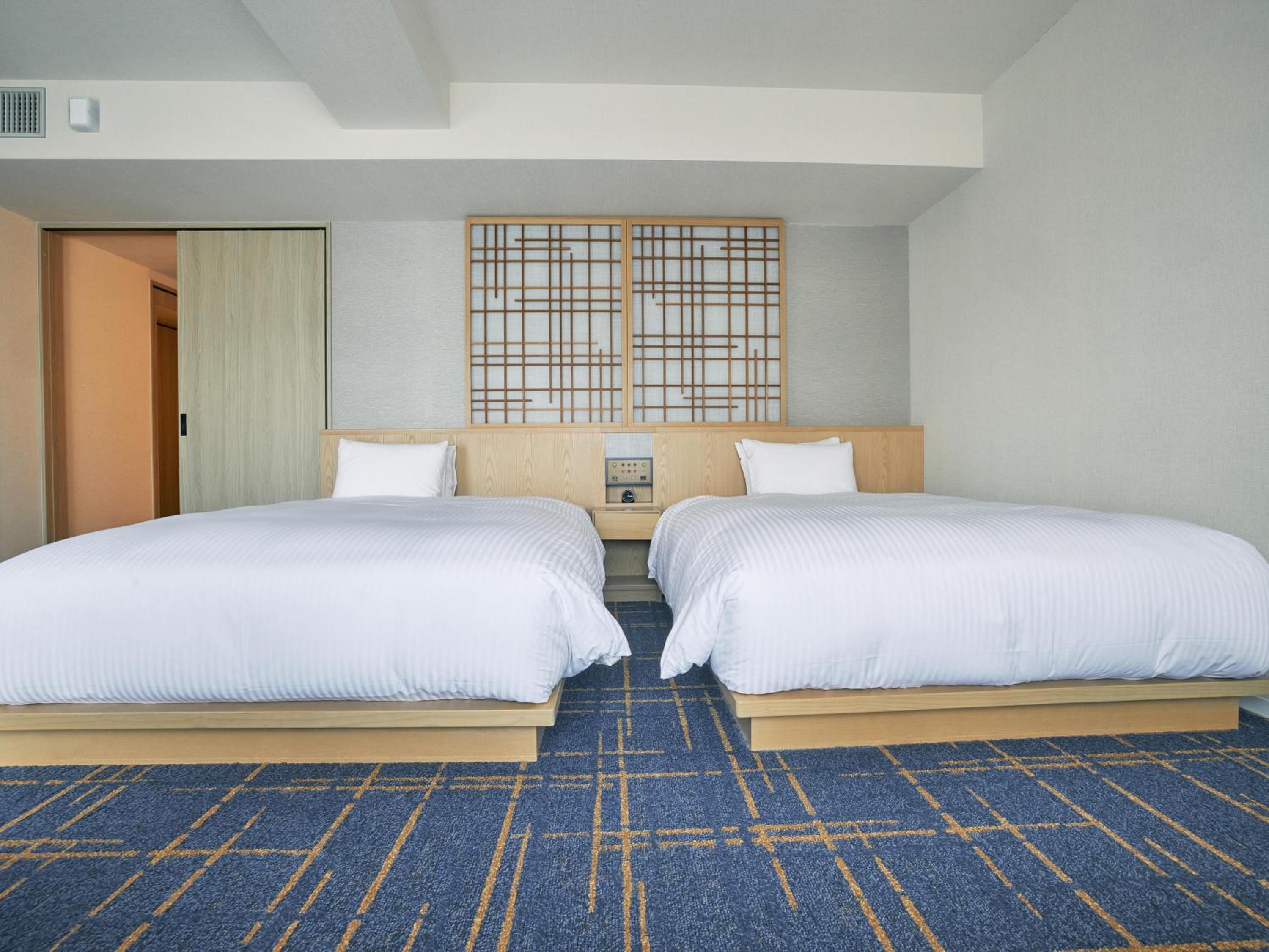 Grand Twin Room with River View - Non-Smoking - Photo 1