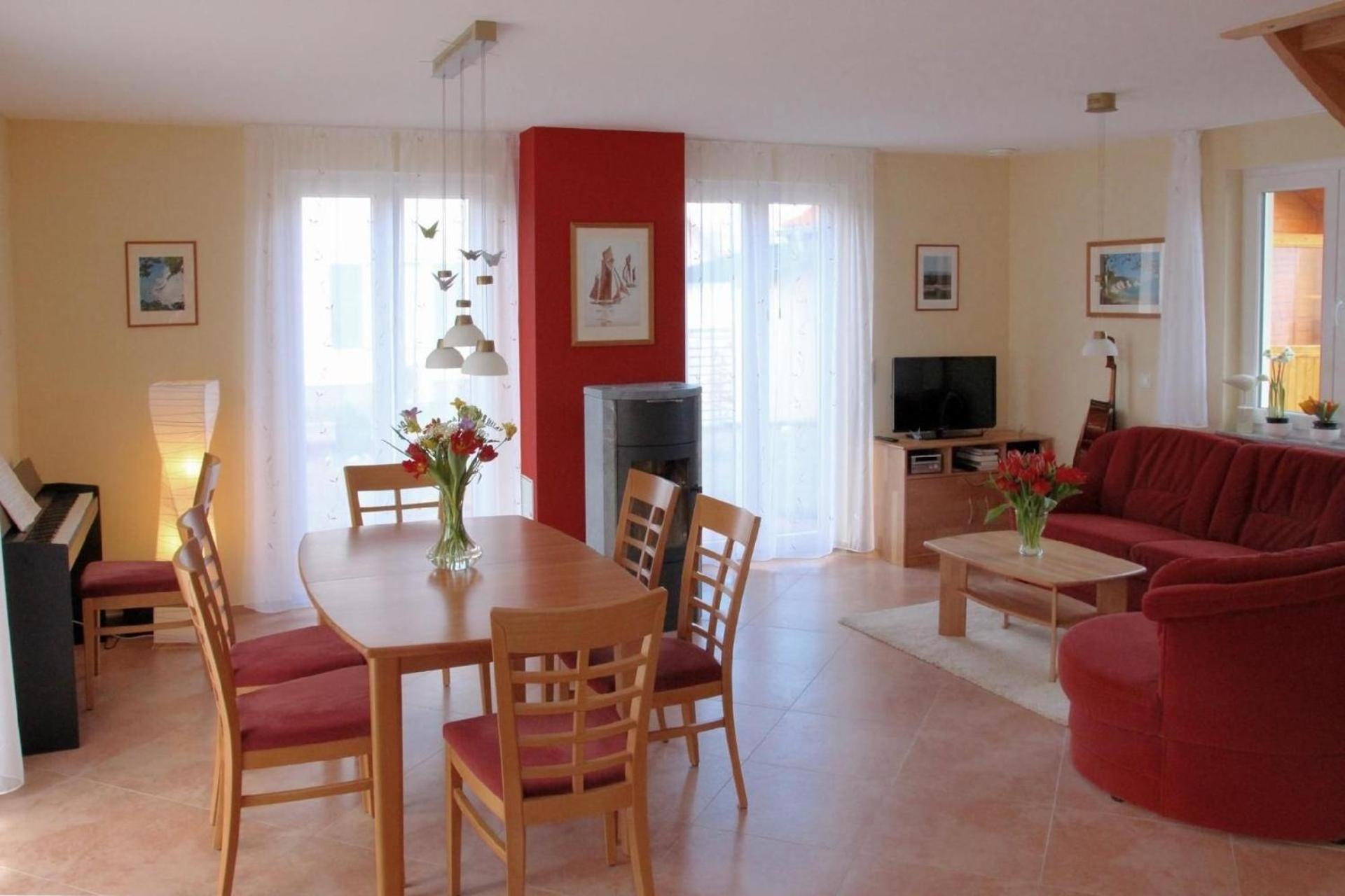 Three-Bedroom Vacation Home  photo 2
