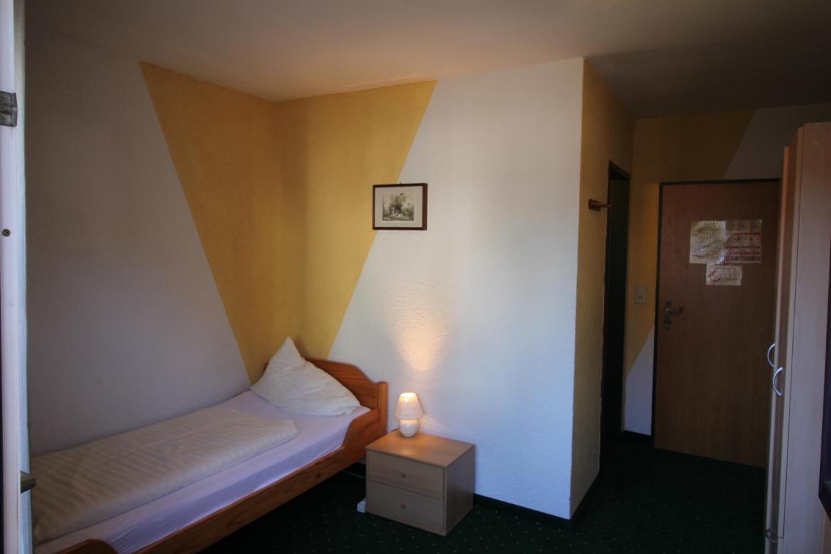 Standard Single Room with Shower photo 2