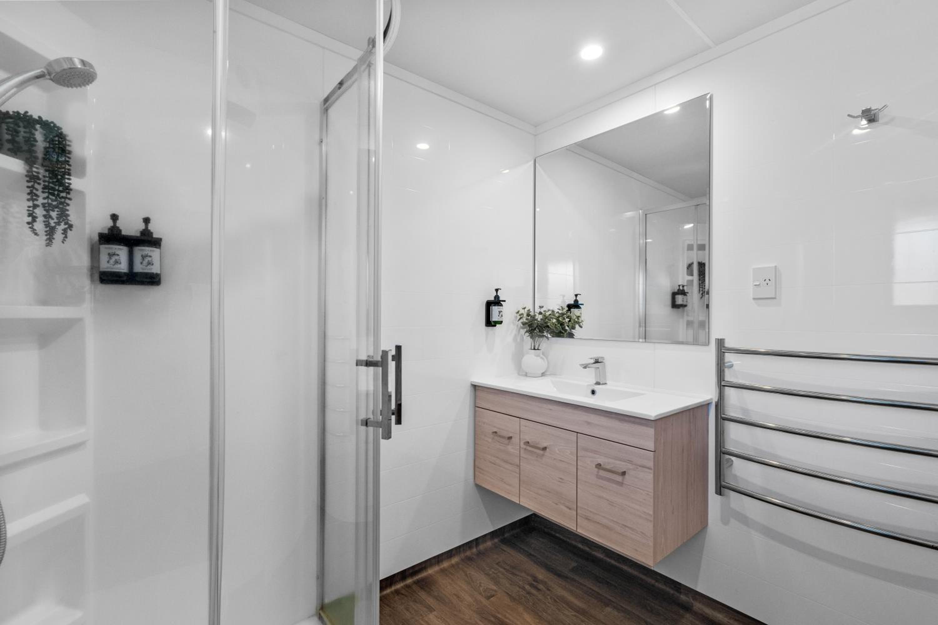 Superior One-Bedroom Apartment (6 Adults) - Photo 8