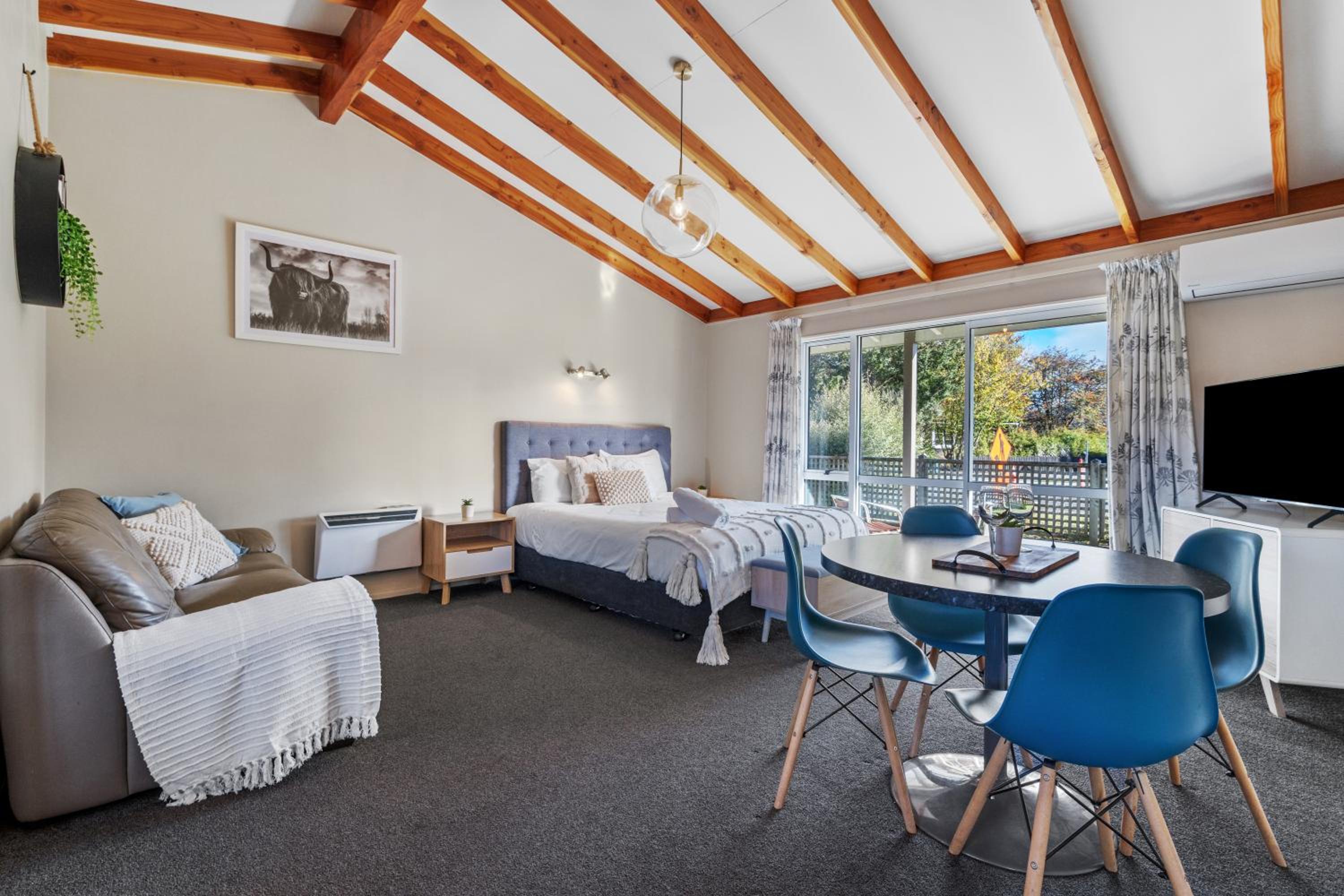 Superior One-Bedroom Apartment (6 Adults) - Photo 7
