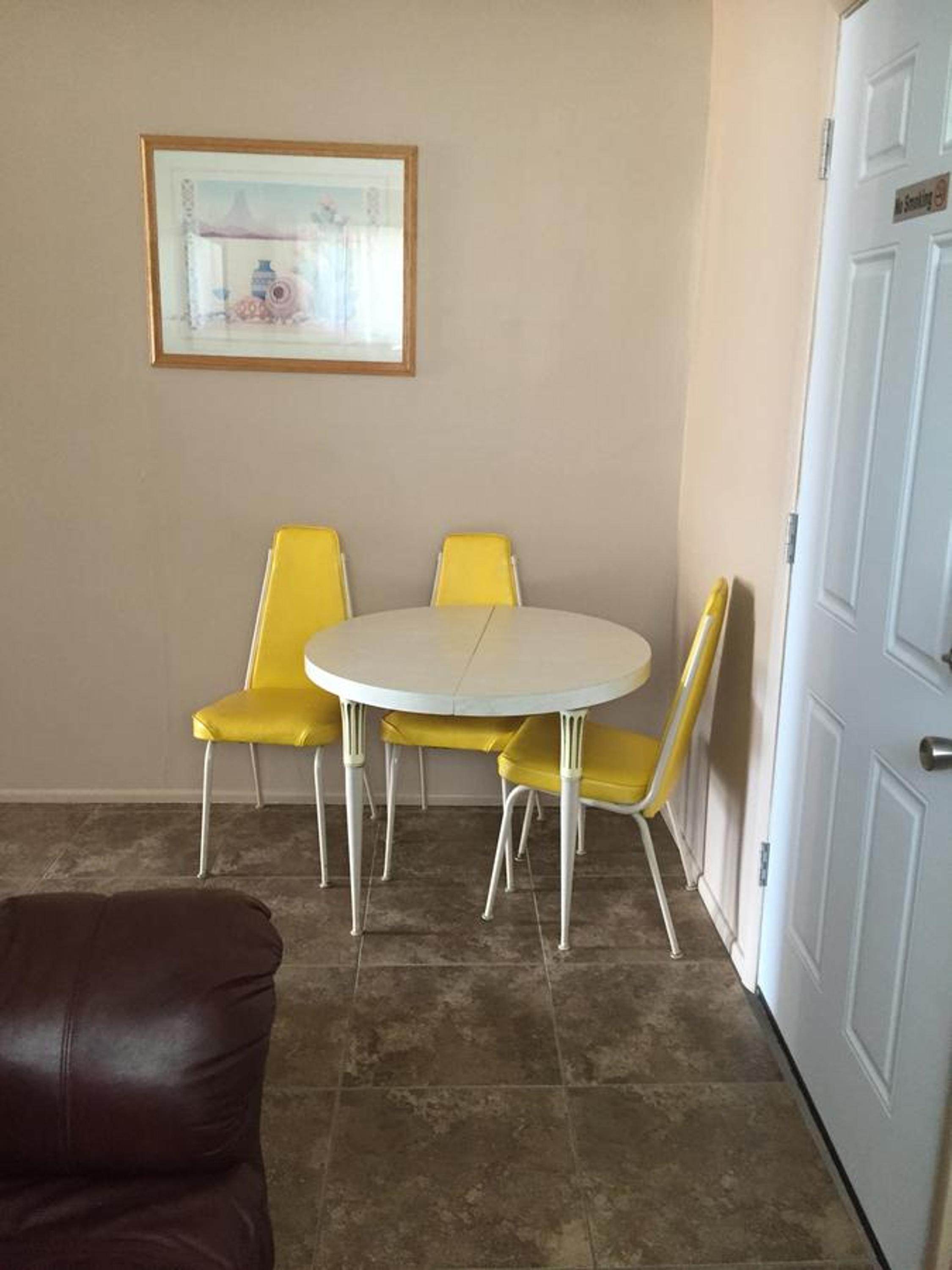 Three-Bedroom Double Kitchenette  photo 3