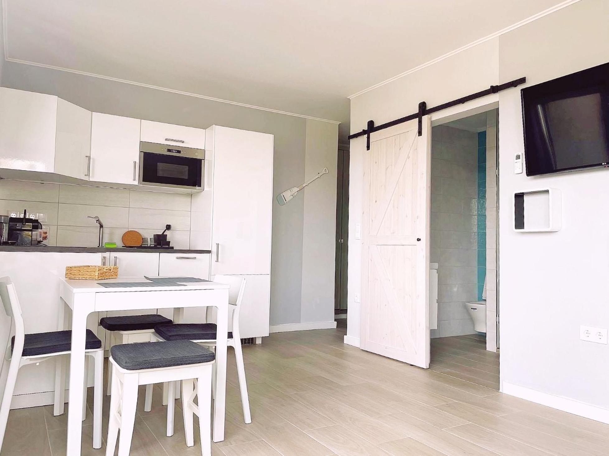 Studio Apartment photo 2