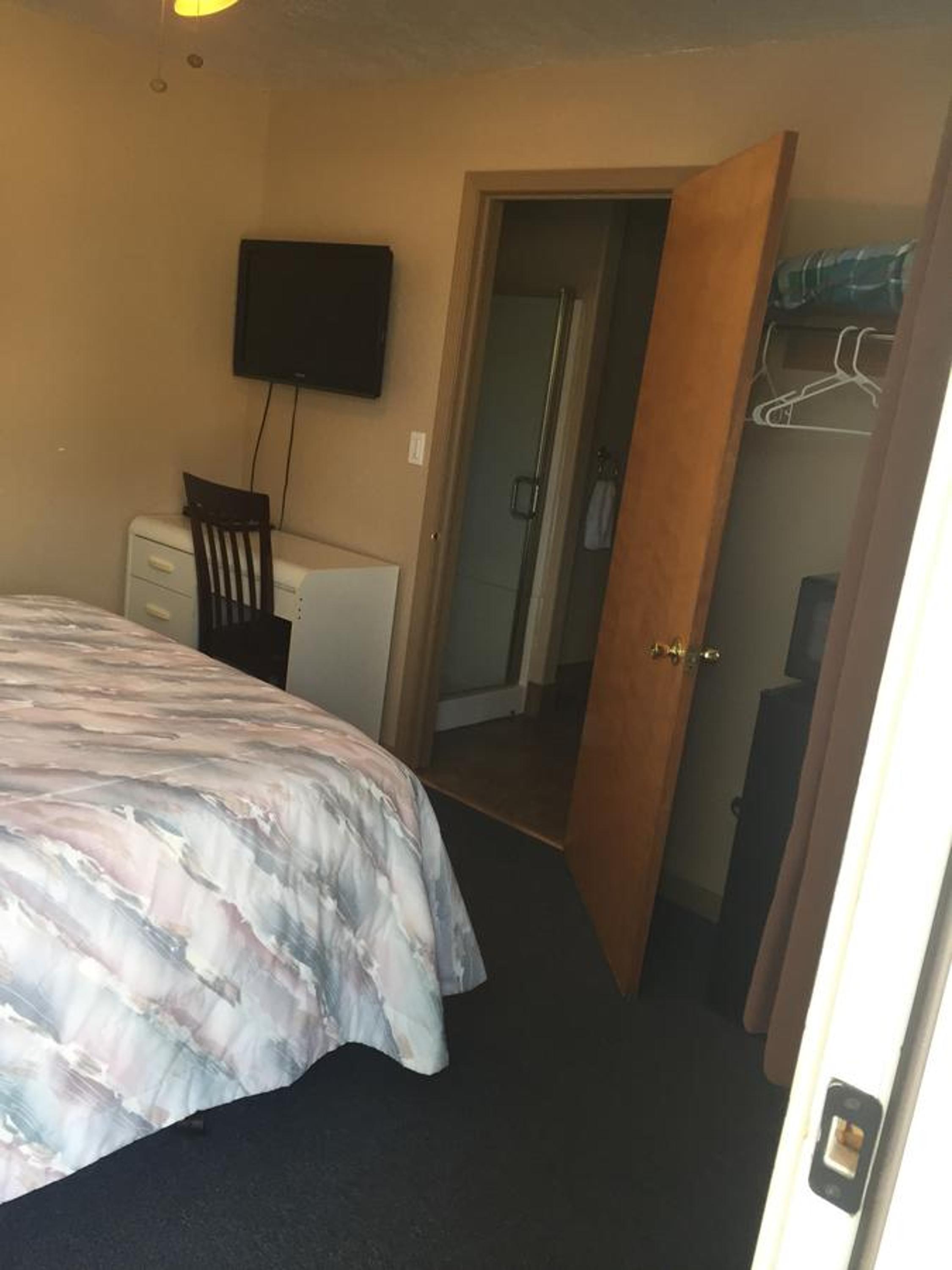Standard Queen Room photo 2