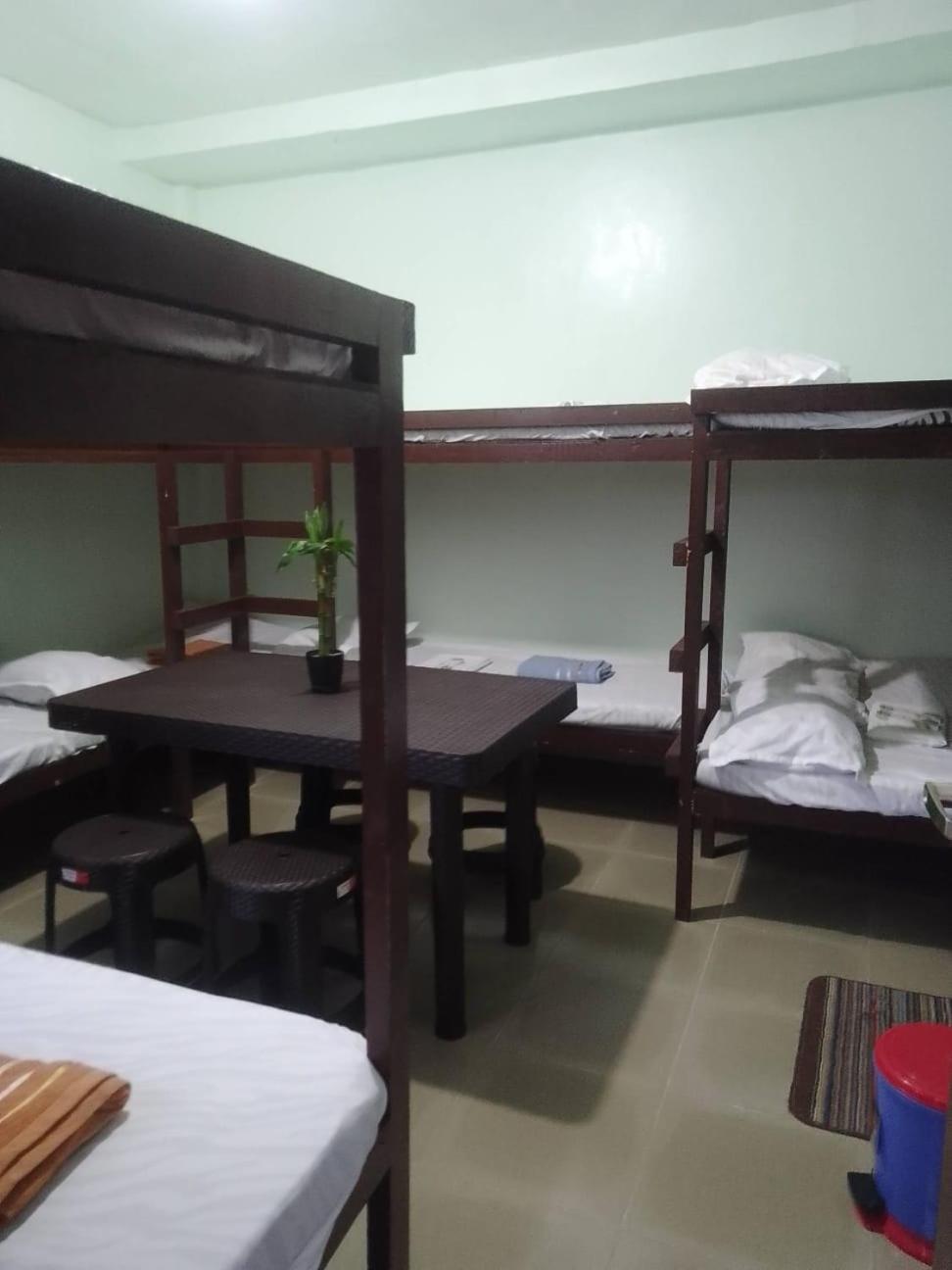 10-Bed Mixed Dormitory Room photo 1