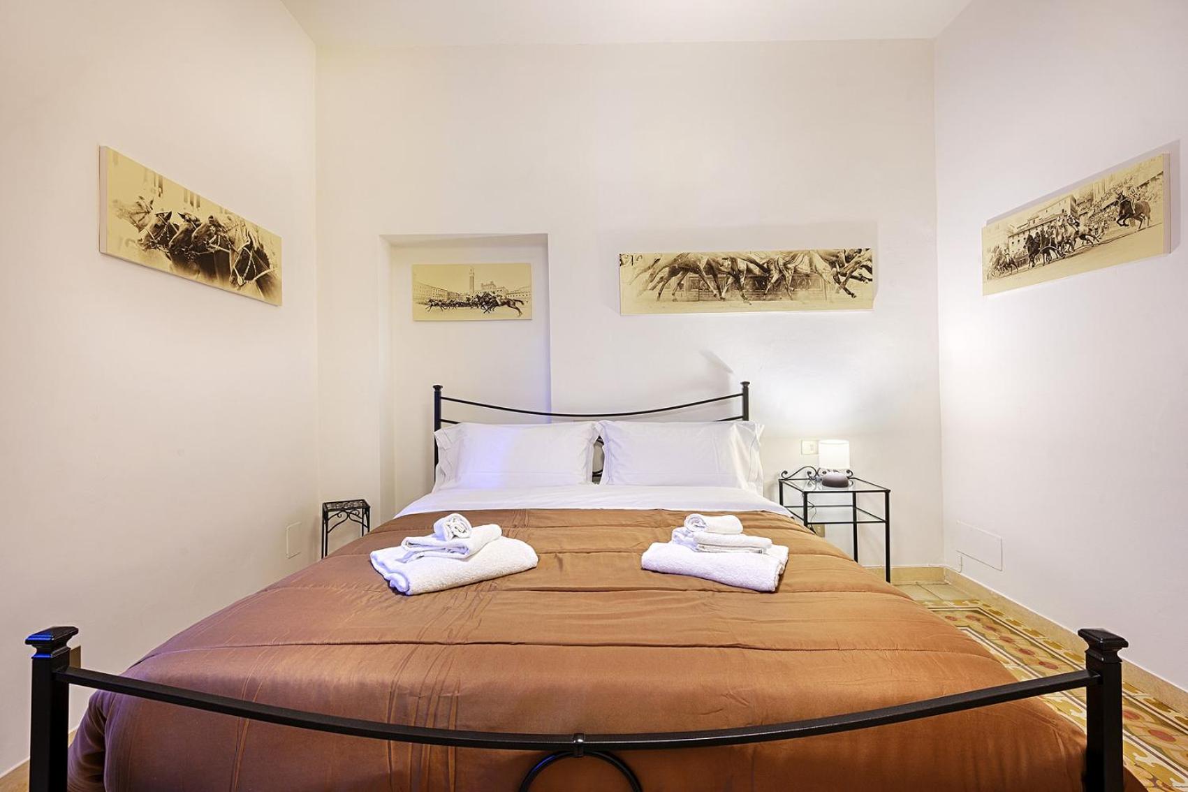 One-Bedroom Apartment - Photo 12