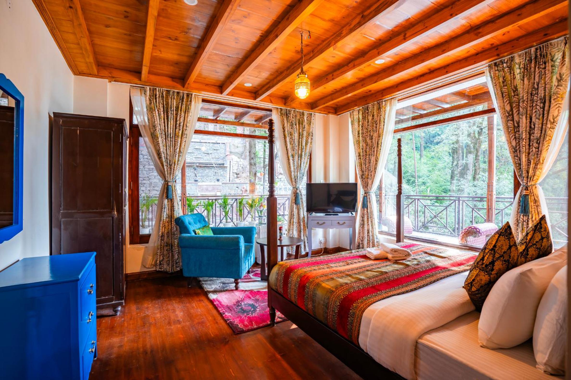 Two-Bedroom Apartment With Mountain View