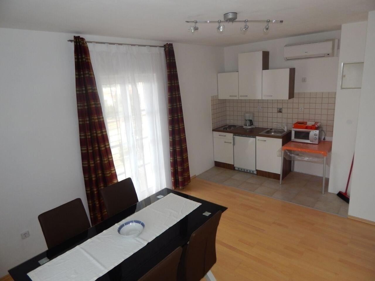 Apartment photo 3