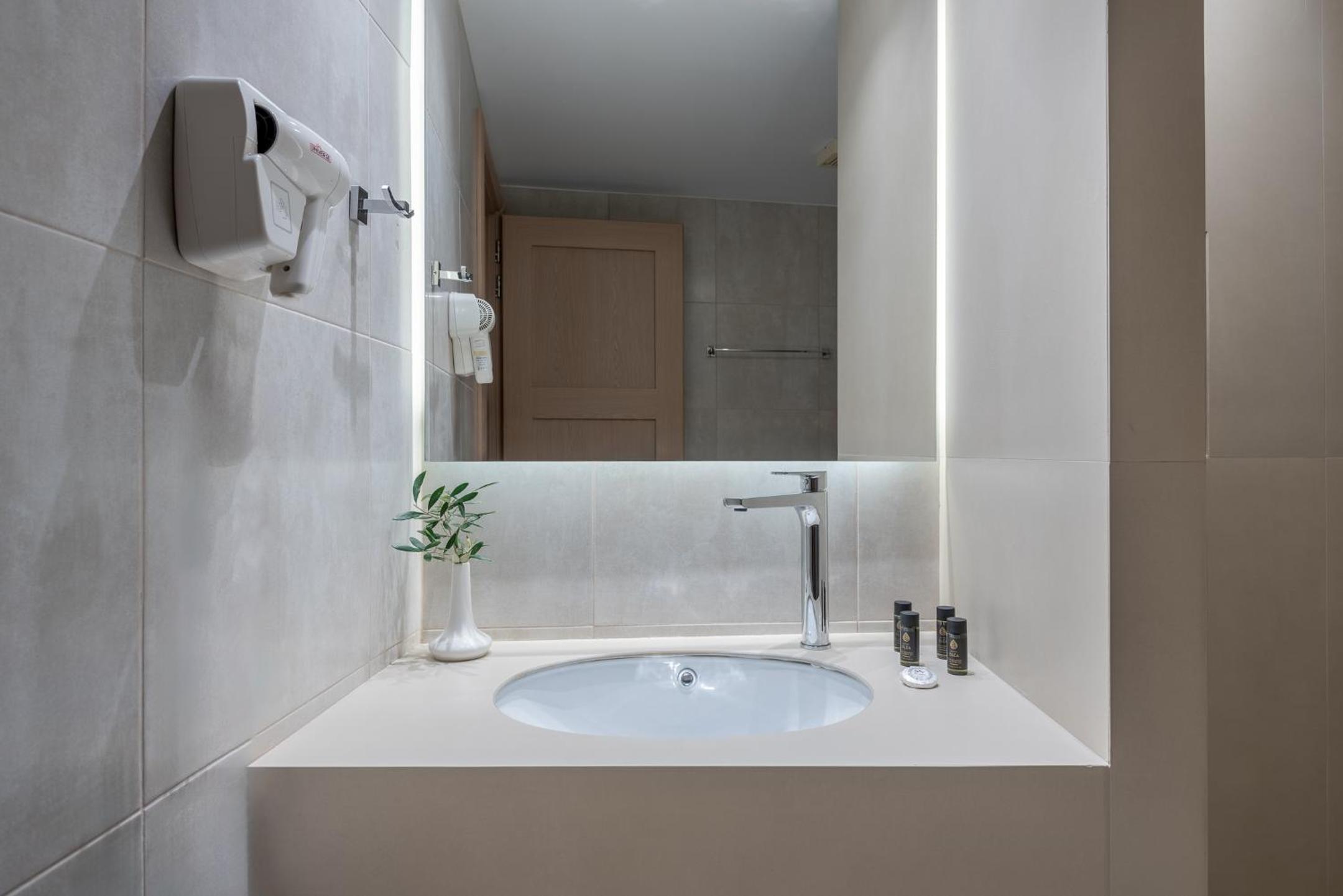 Studio (2 Adults) photo 3