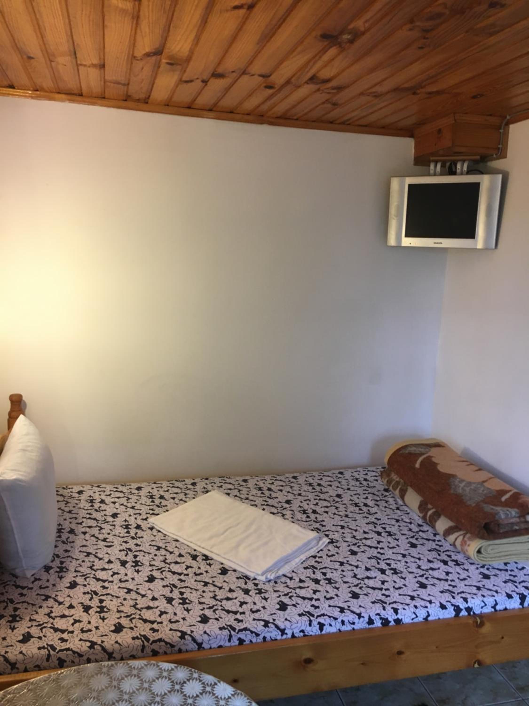 Family Room with Bathroom photo 2