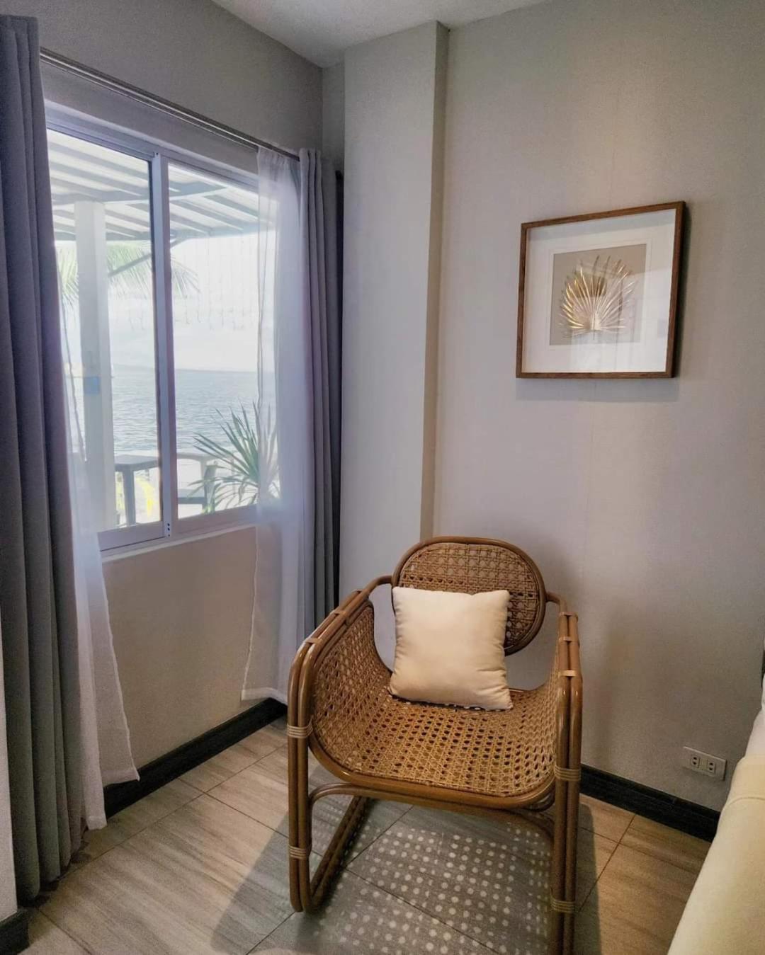 Double Room with Sea View - Photo 3