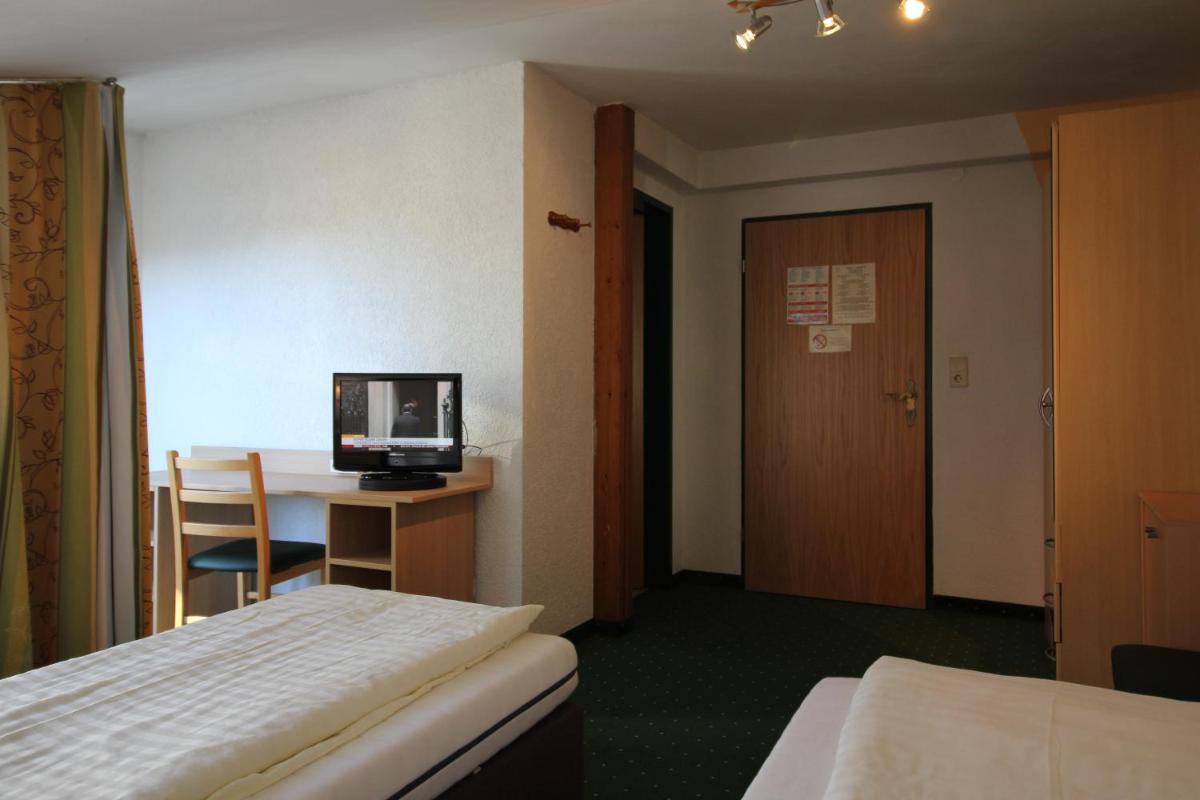 Economy Double Room photo 2