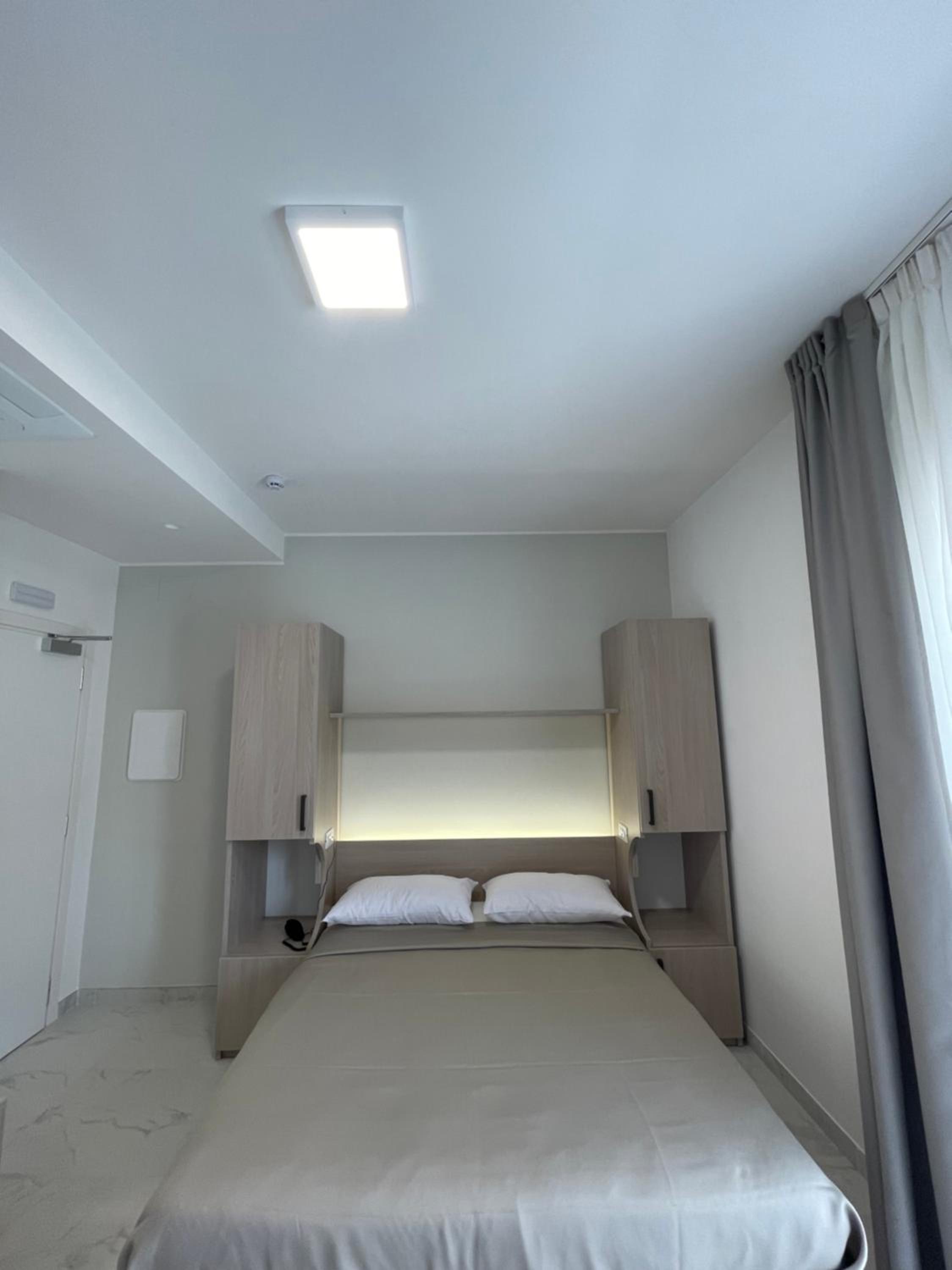 Standard Triple Room with Sea View