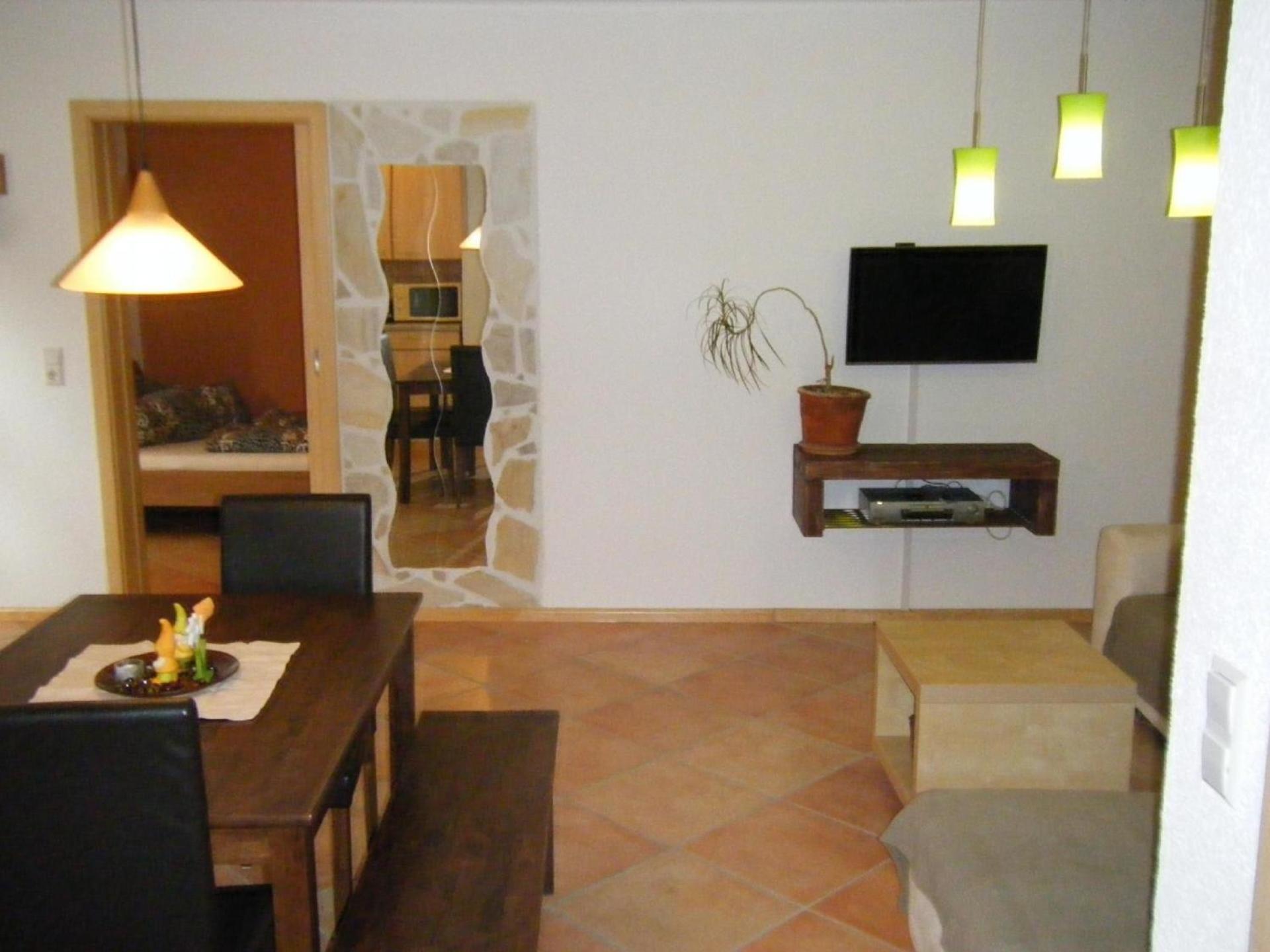 One-Bedroom Apartment photo 1