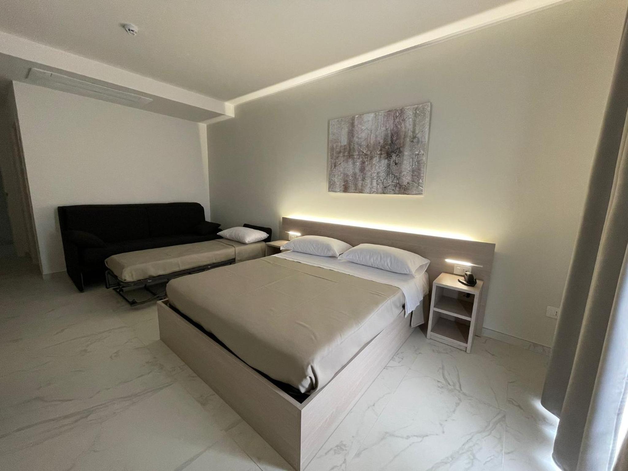 Deluxe Triple Room with Sea View