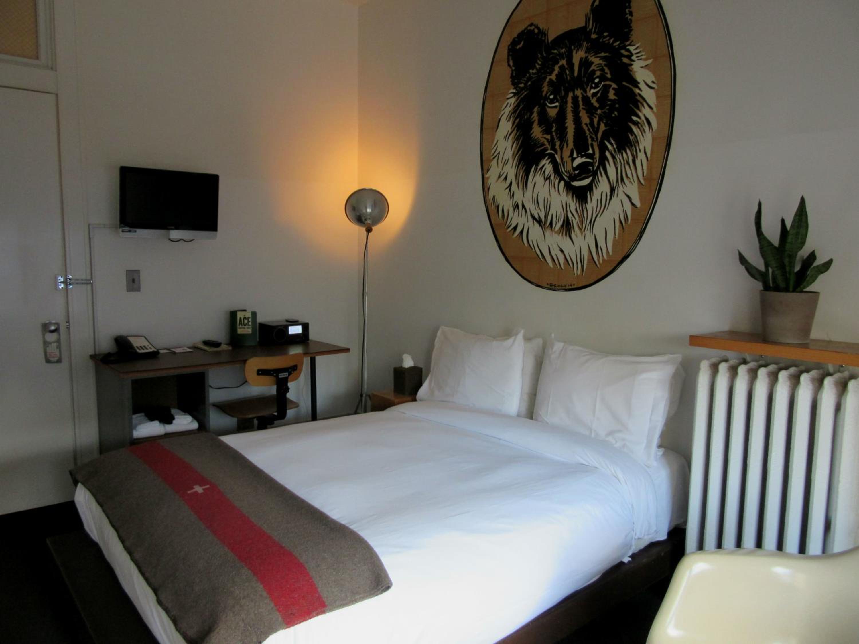 Standard Room with Shared Bathroom photo 3