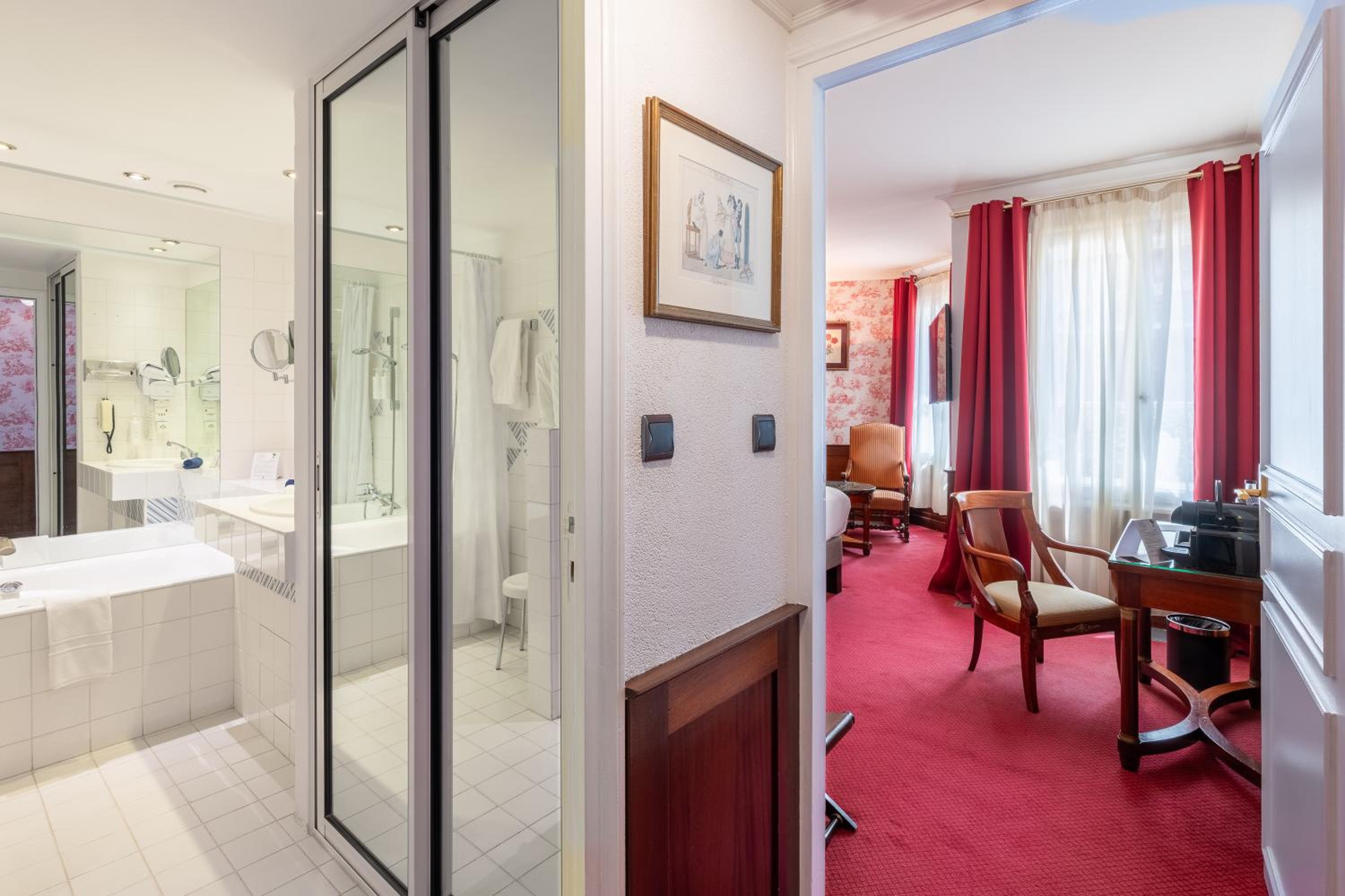 Double Room with Abbey View - Photo 11