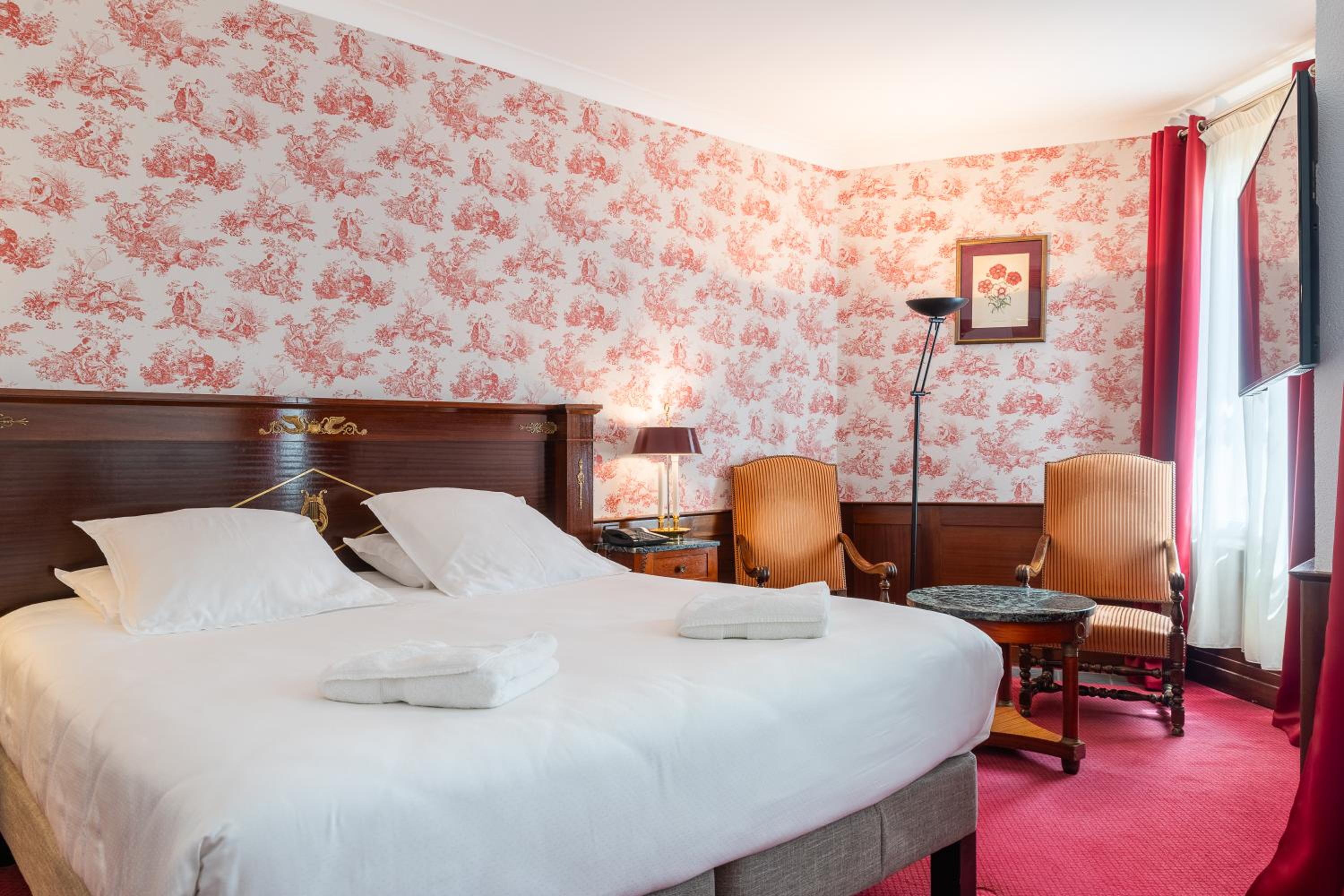 Double Room with Abbey View - Photo 13