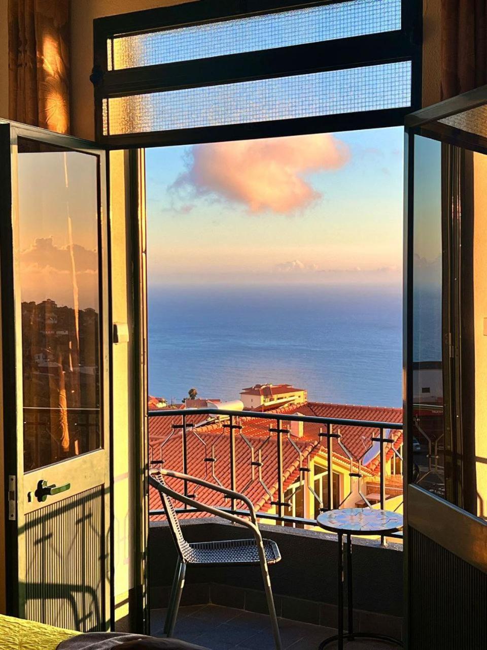 Apartment with Sea View photo 2
