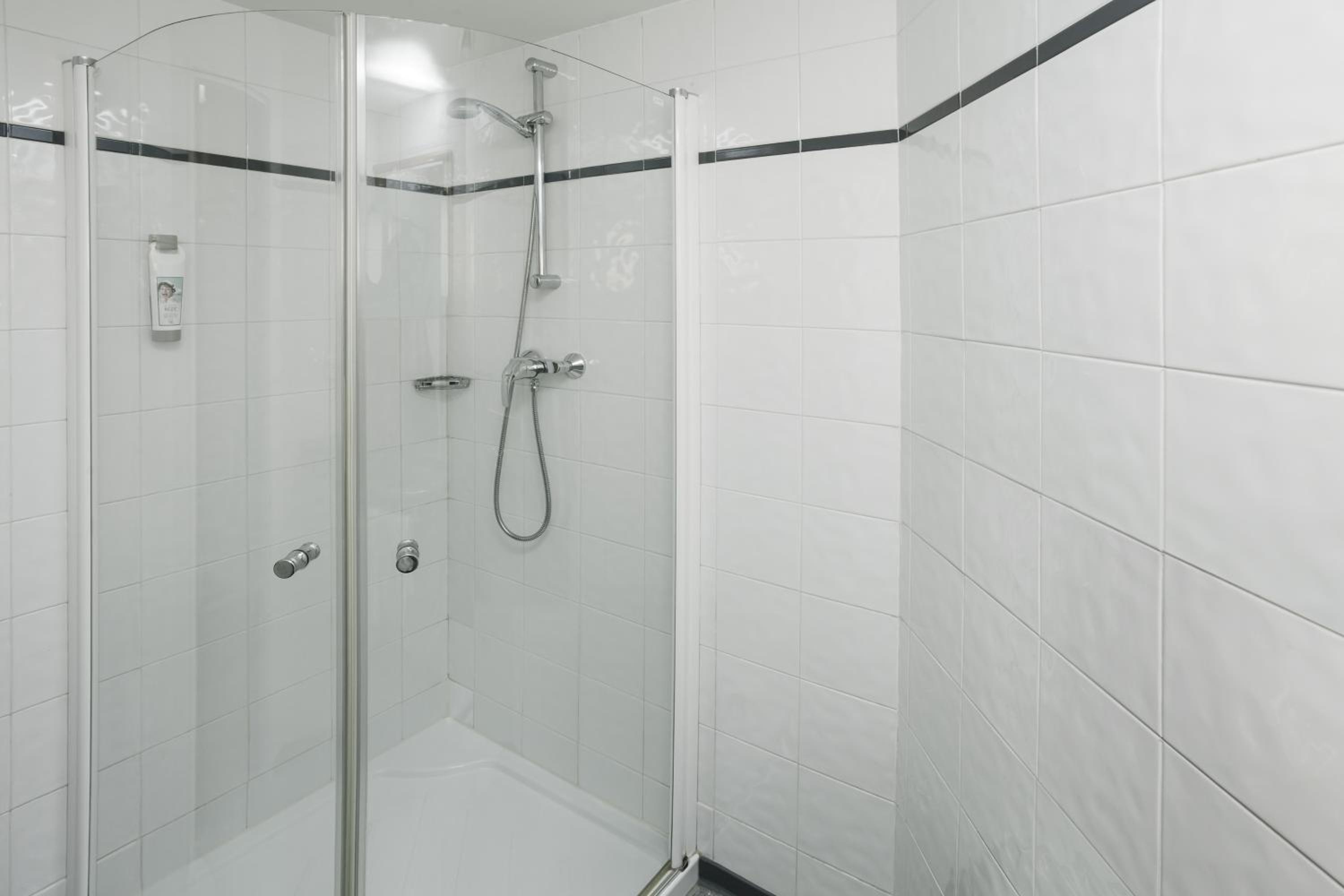 Double Room - Photo 15