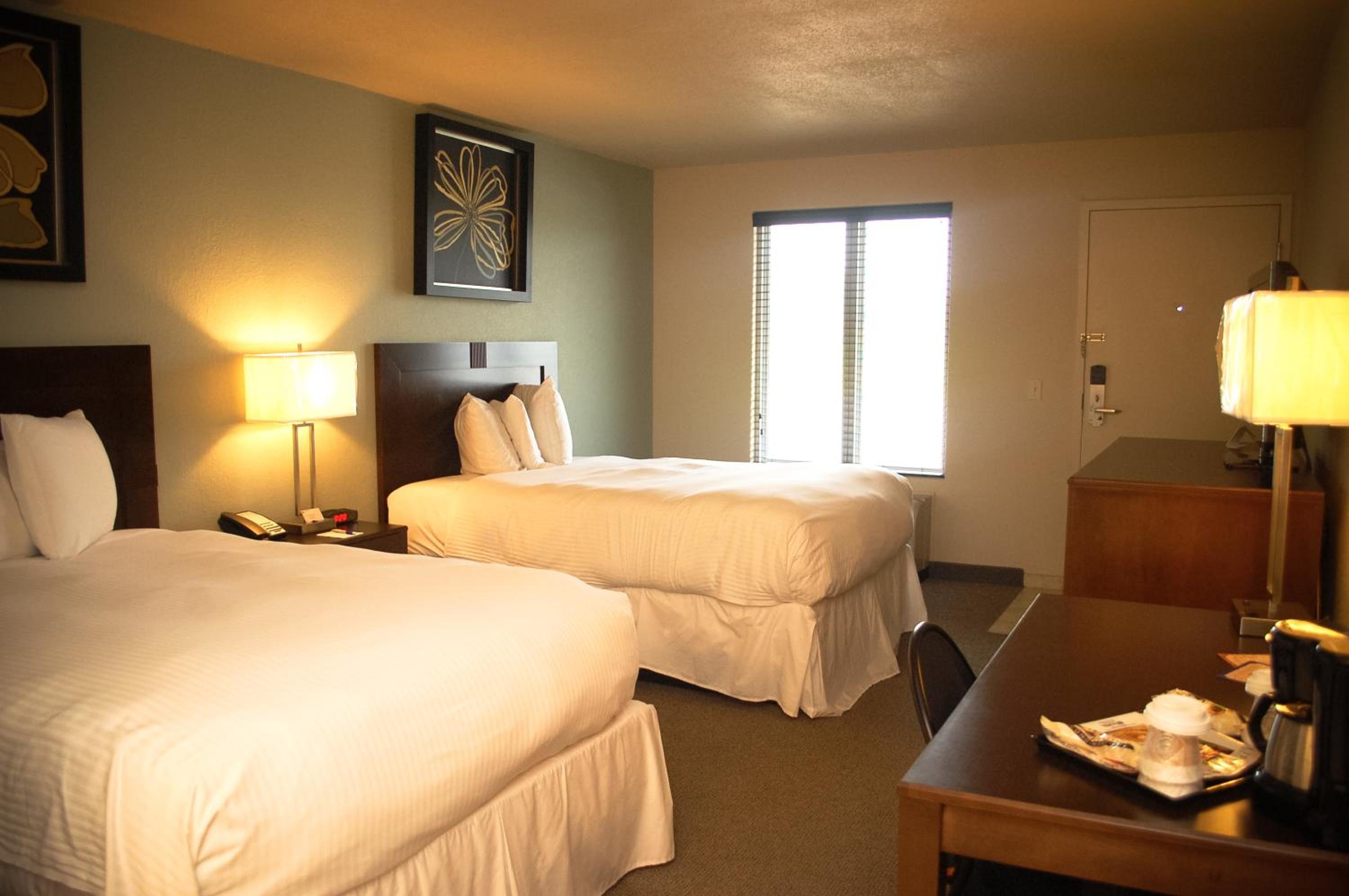 Deluxe Double Room with Two Double Beds - Non-Smoking - Photo 4