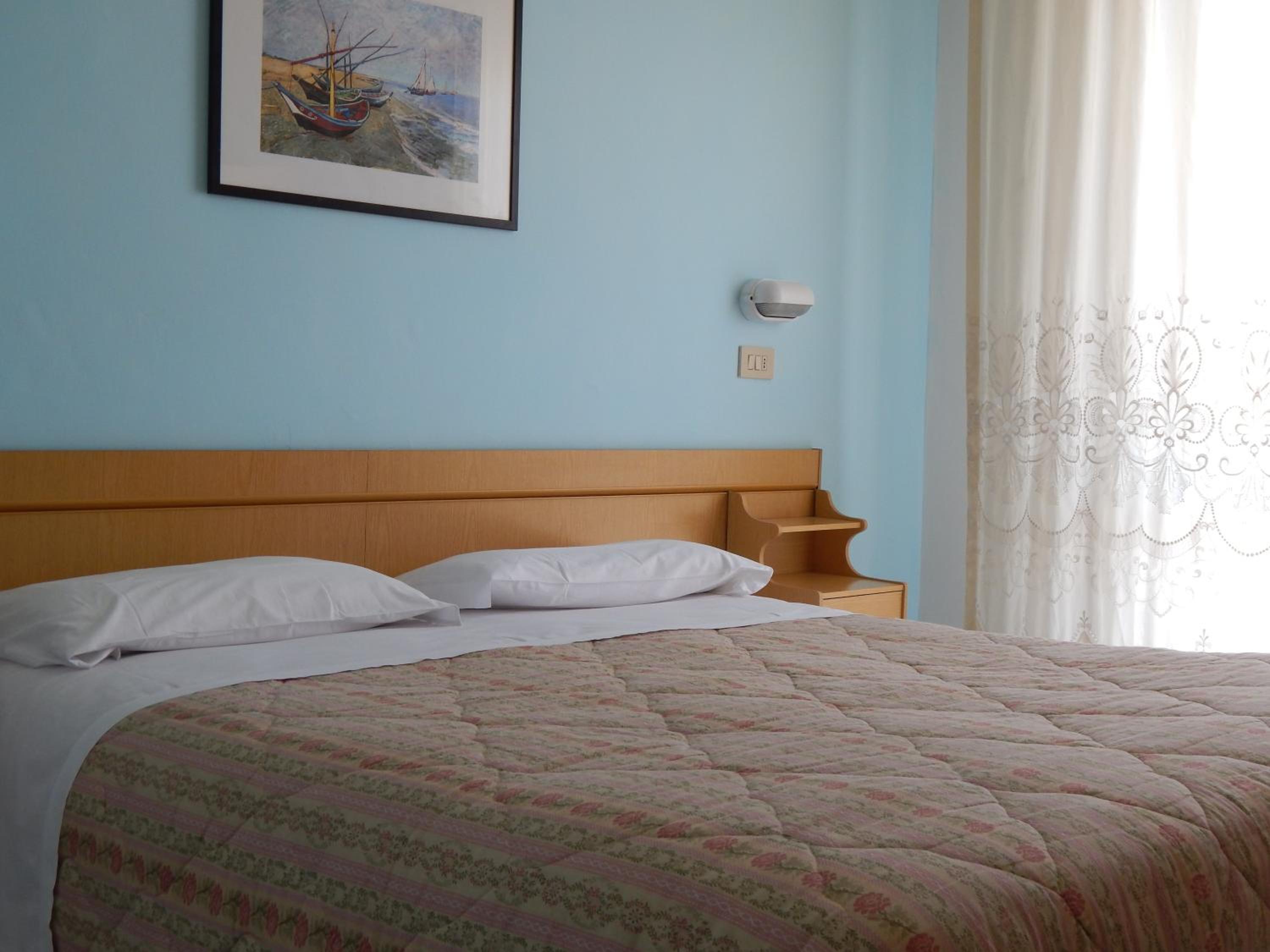 Standard Double Or Twin Room photo 2