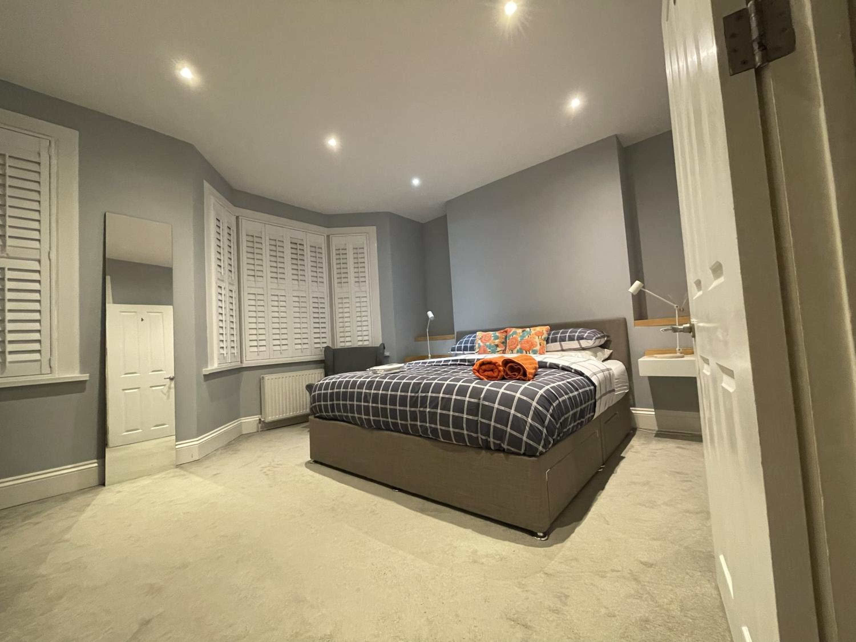 Deluxe King Room photo 1